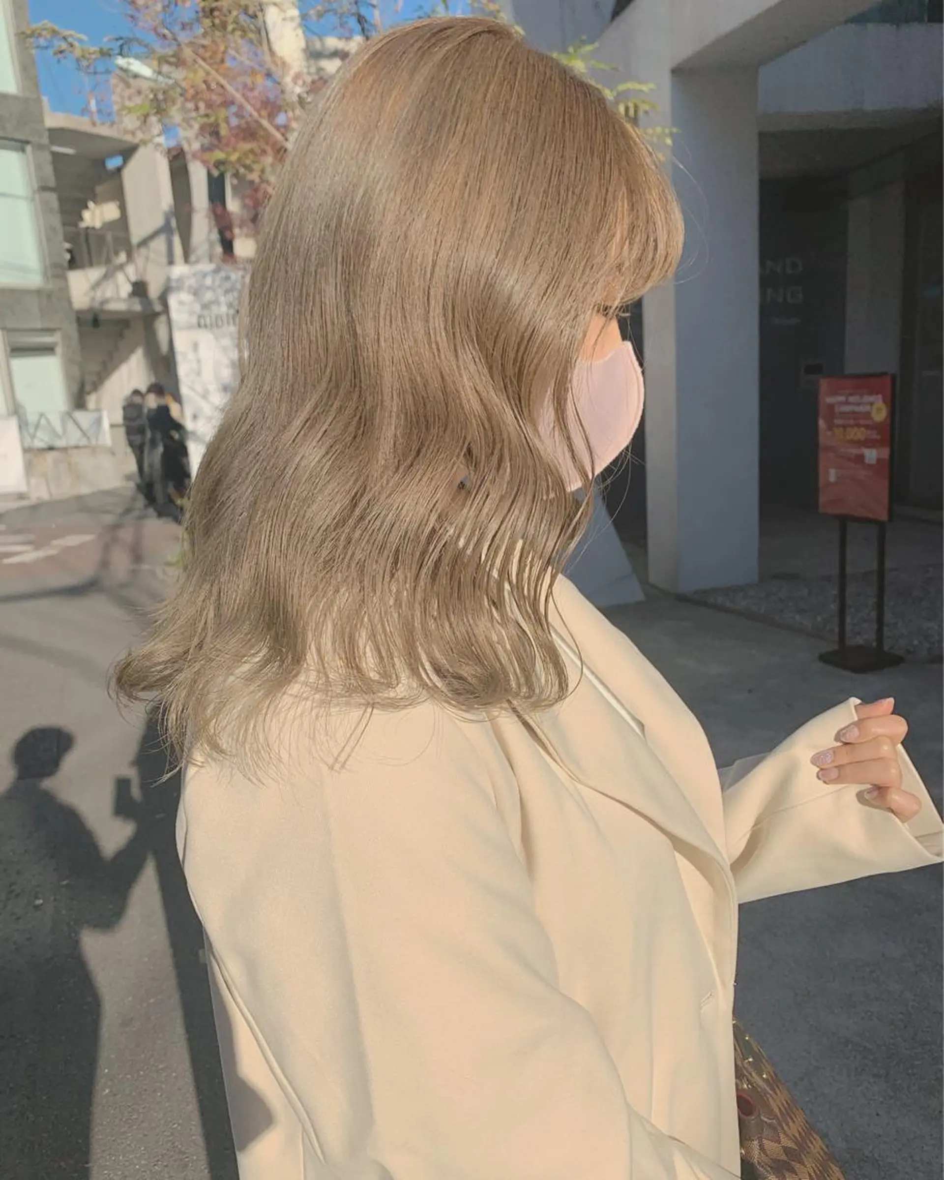 セミロング カラー ヘアカラー トリートメント ハイトーンボブ 前田 表参道　グレージュのヘアスタイル