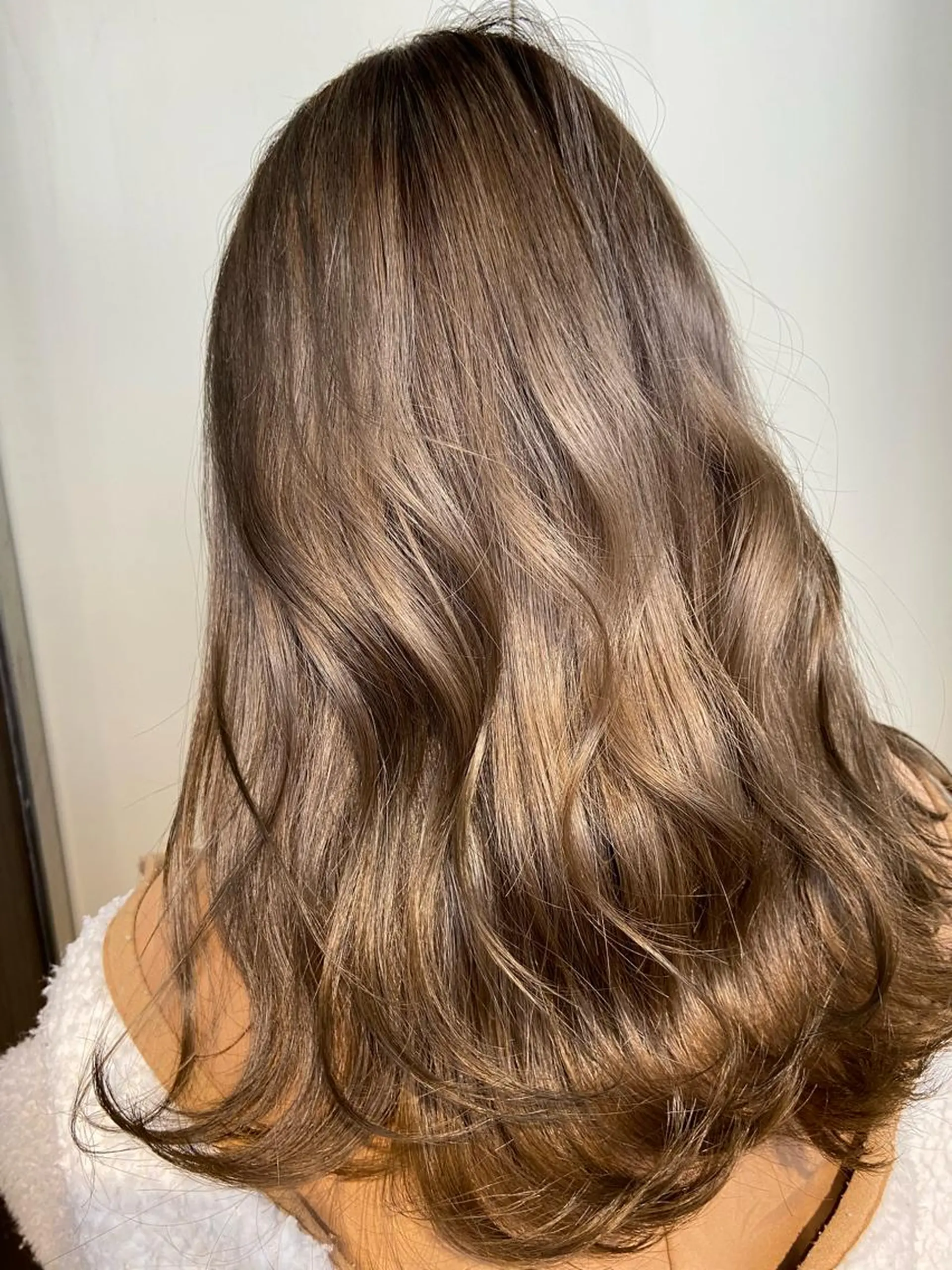 セミロング カット トリートメント 髪質改善カラー✨質感 ショート✨石山航のヘアスタイル