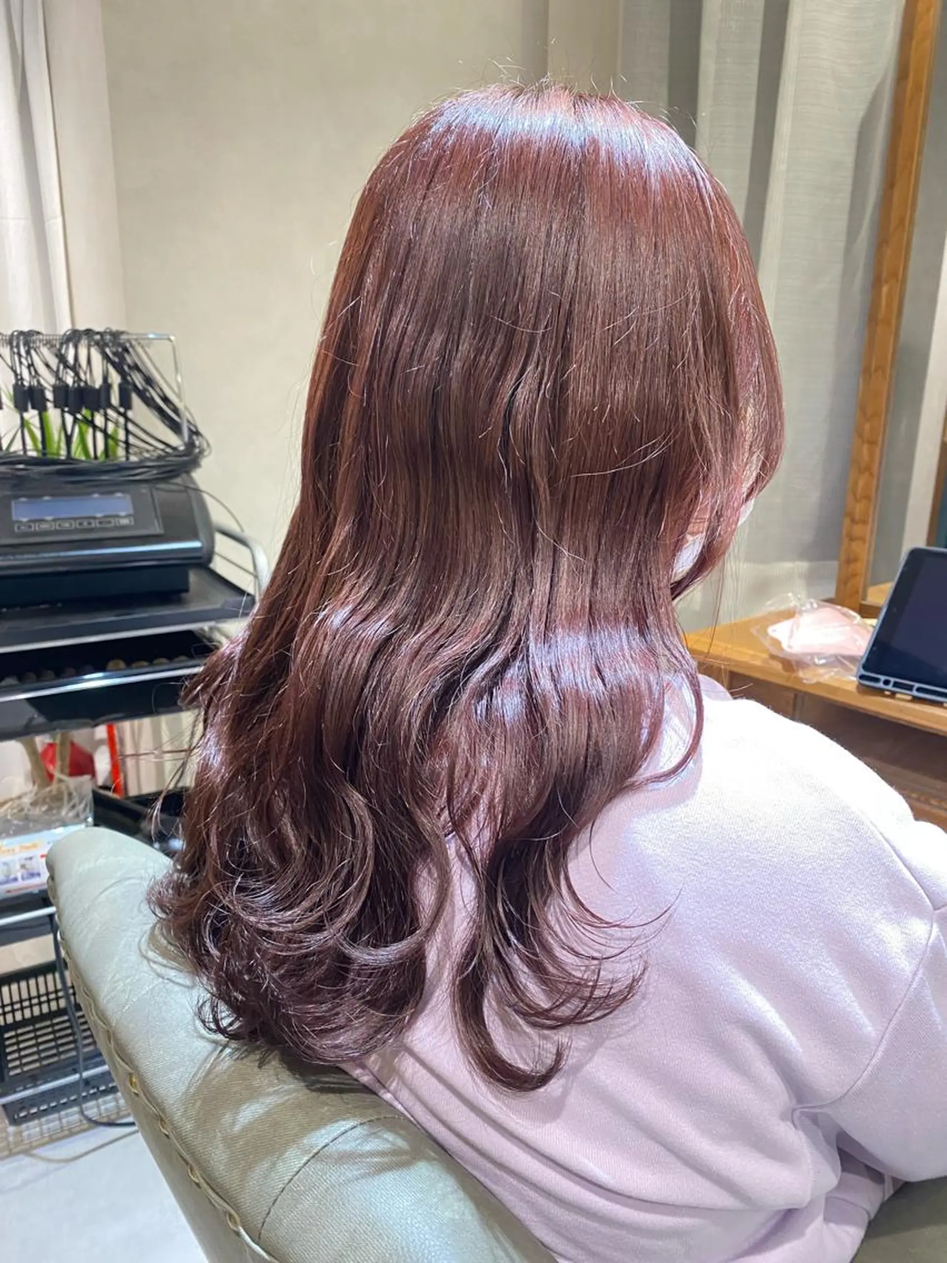 ミディアム ピンクブラウン 中川 花織のヘアスタイル