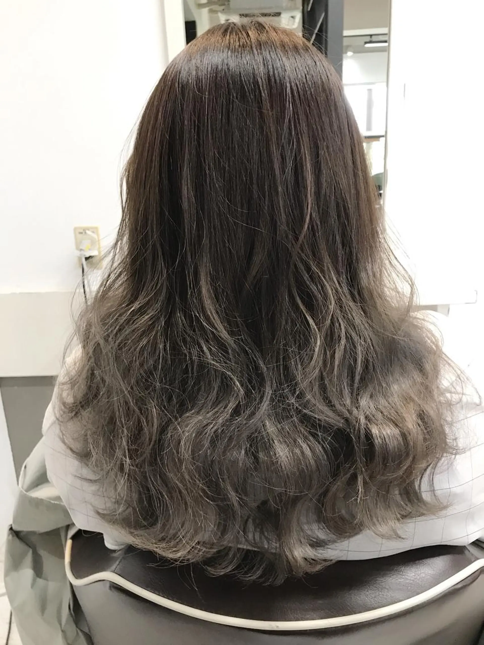 セミロング カラー ヘアアレンジ グラデーションカラー GiseL天神カラー 髪質改善/ブリーチのヘアスタイル