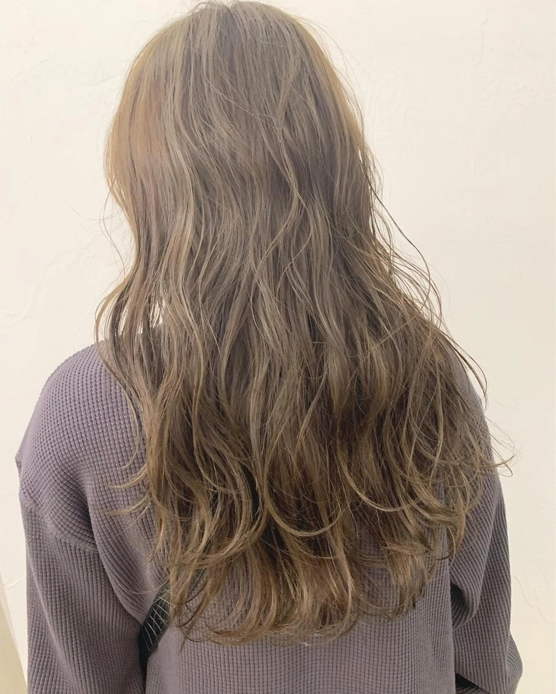 ロング カラー マツエク・マツパ ハイトーンボブ 前田 表参道　グレージュのヘアスタイル