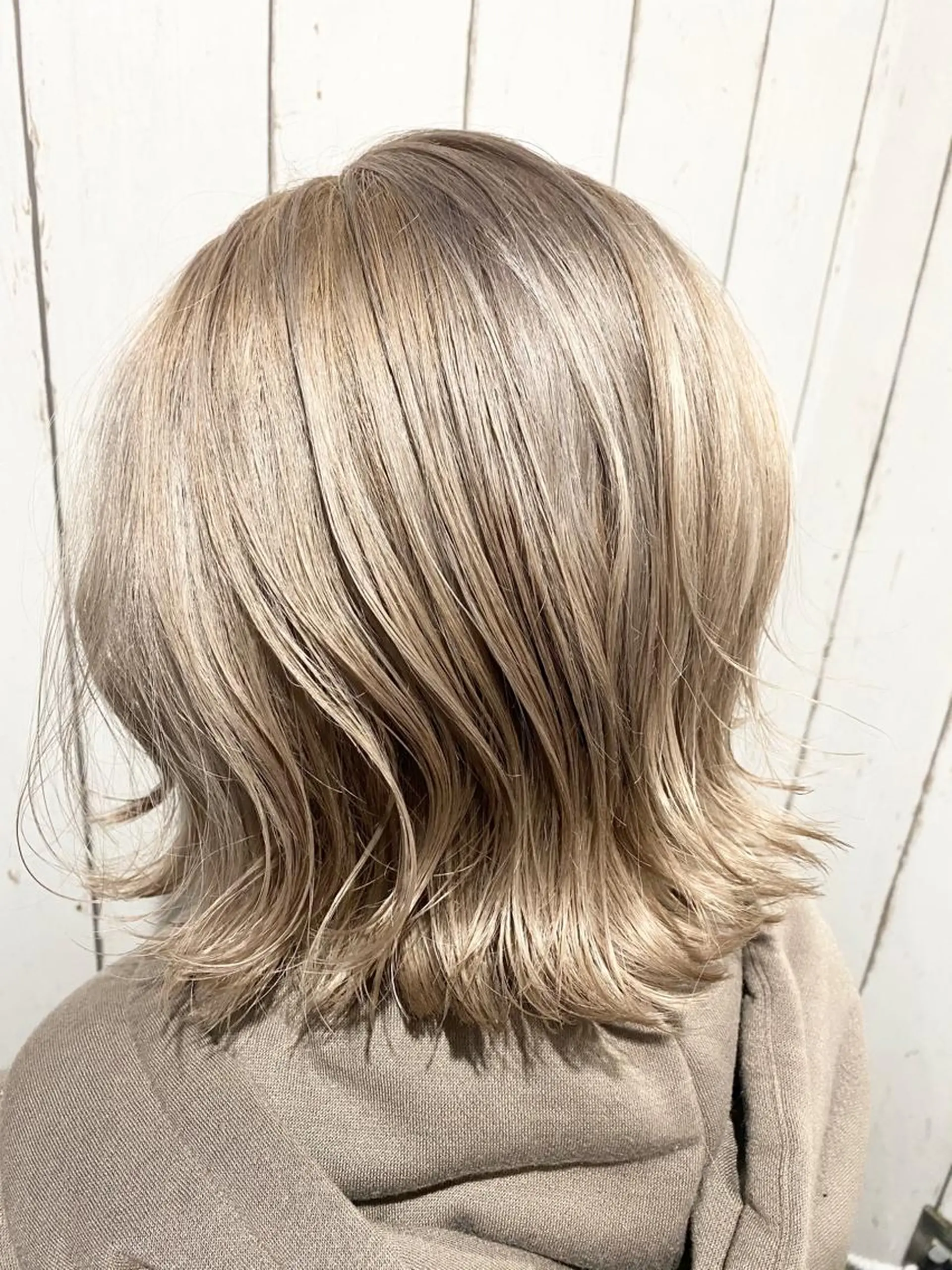 ショート カラー パーマ ヘアアレンジ アッシュ バレイヤージュ ベージュカラー ブリーチ 透明感カラー 👑指名率No.1 👑坂口飛翔のヘアスタイル