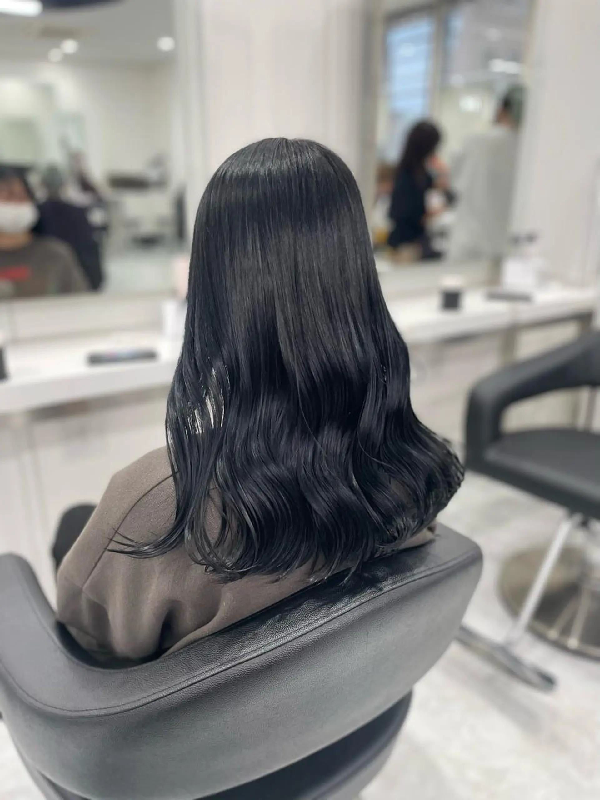 カラー 🤍ハイトーン寒色 🤍MADOKAのヘアスタイル