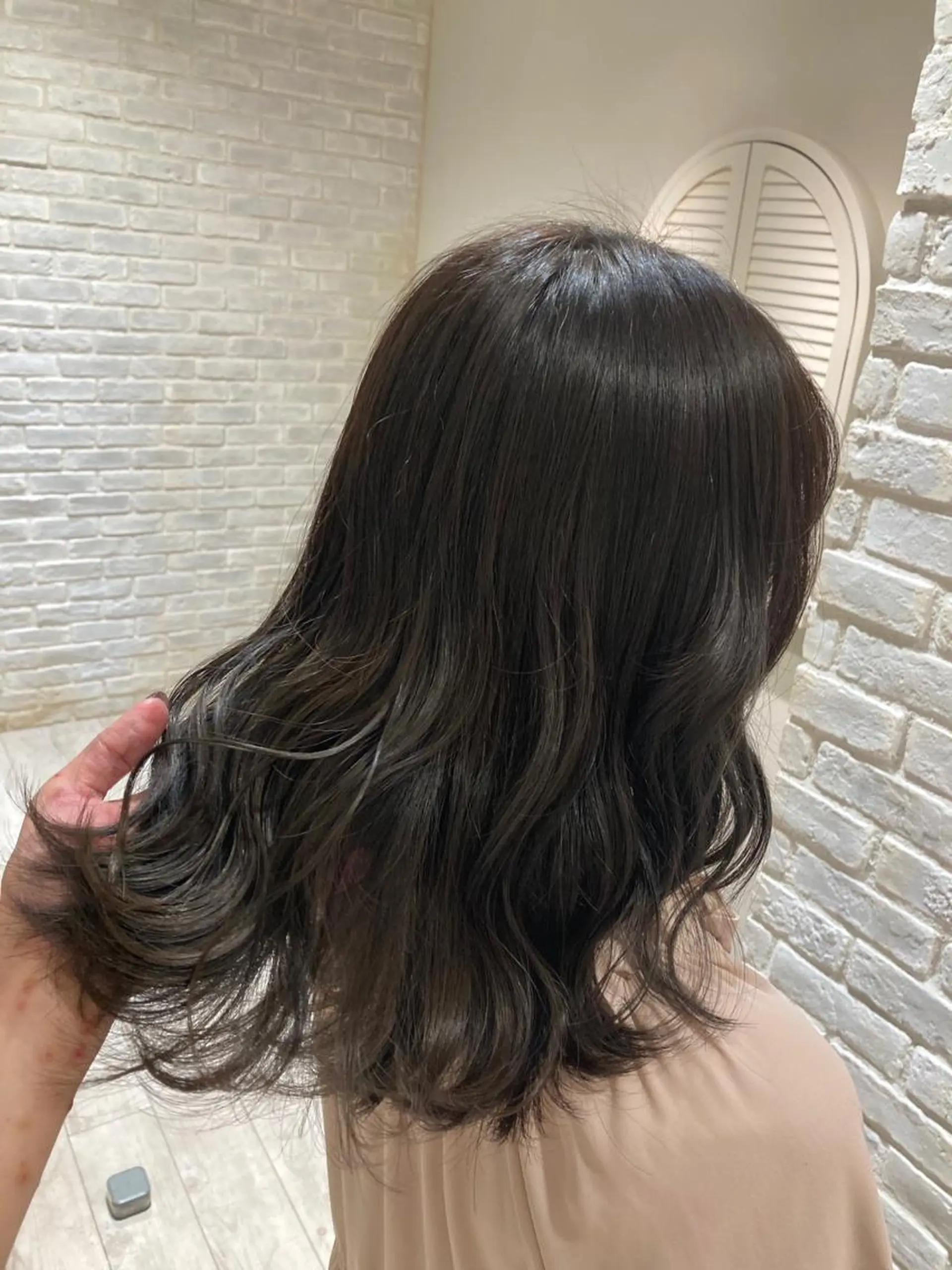 ロング カラー ヘアアレンジ オリーブカラー 曲がる縮毛矯正 LIBER 　岩名のヘアスタイル