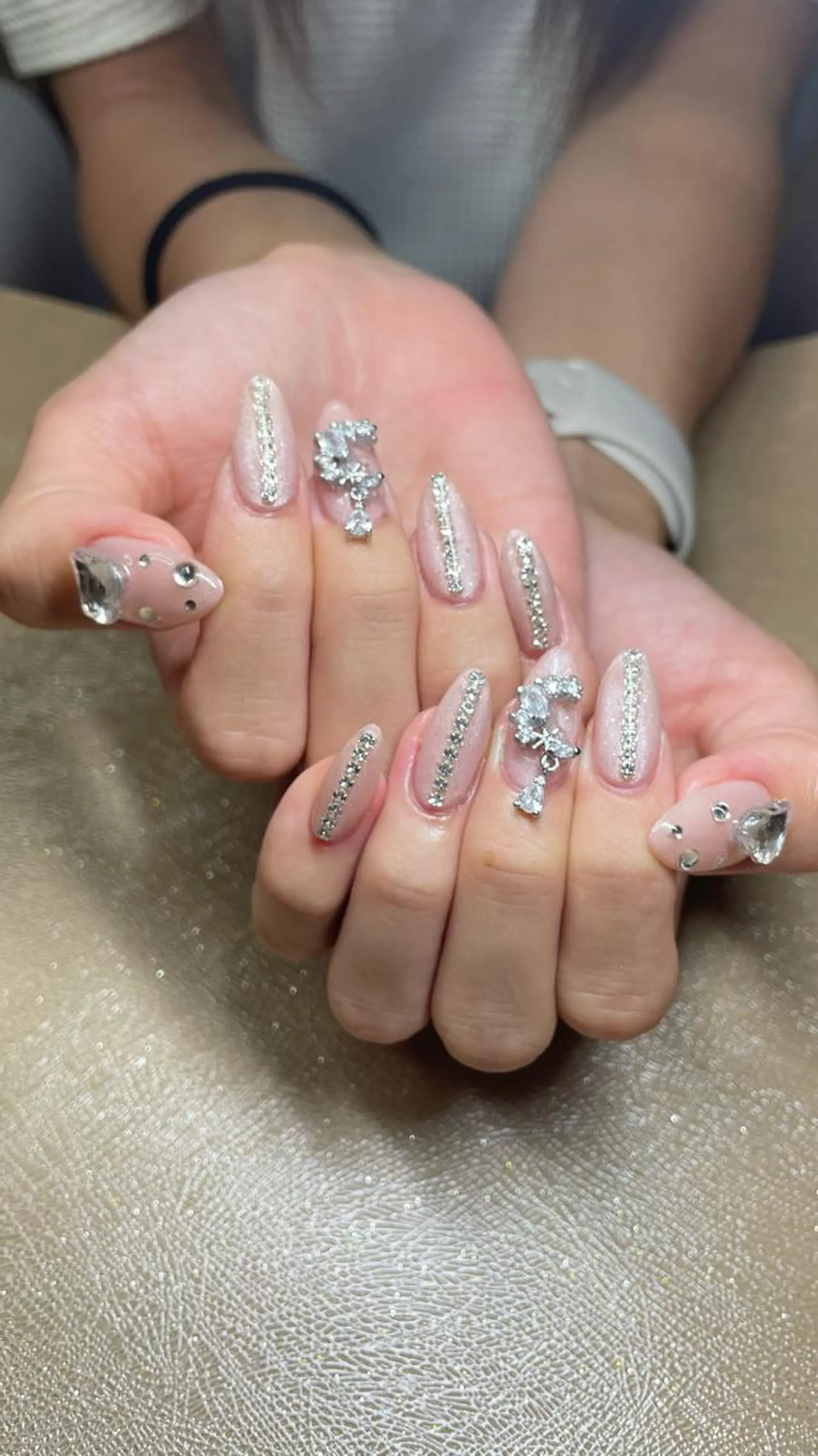 ネイル キラキラネイル 韓国ネイル ワンホンネイル ハンドネイル うにゃねいる🌷 Mayaのネイルデザイン