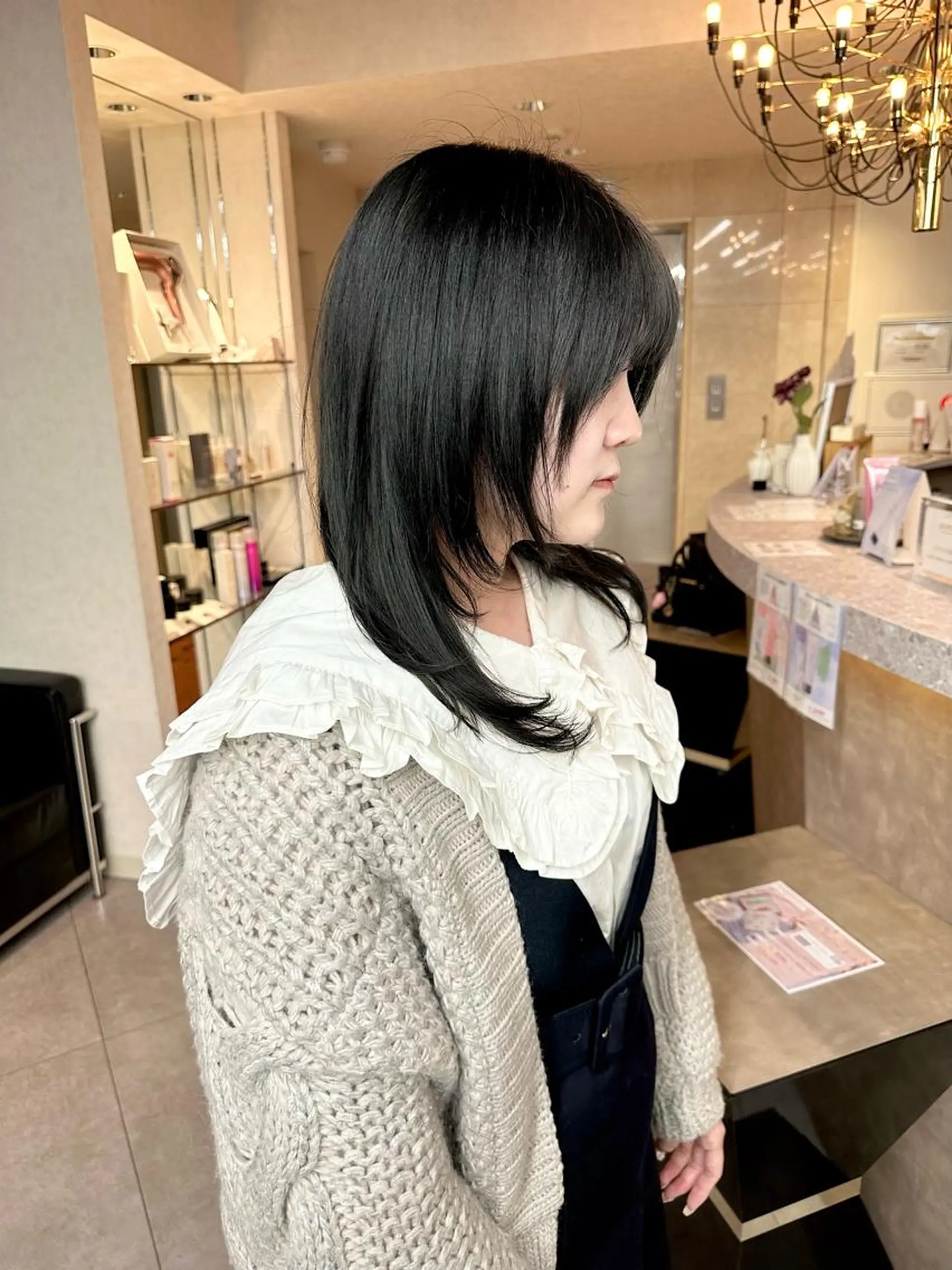 ミディアム カラー パーマ ヘアアレンジ 黒髪 ブルーカラー ブルーブラック ウルフカット ウルフとハイトーン みっちー✂️のヘアスタイル