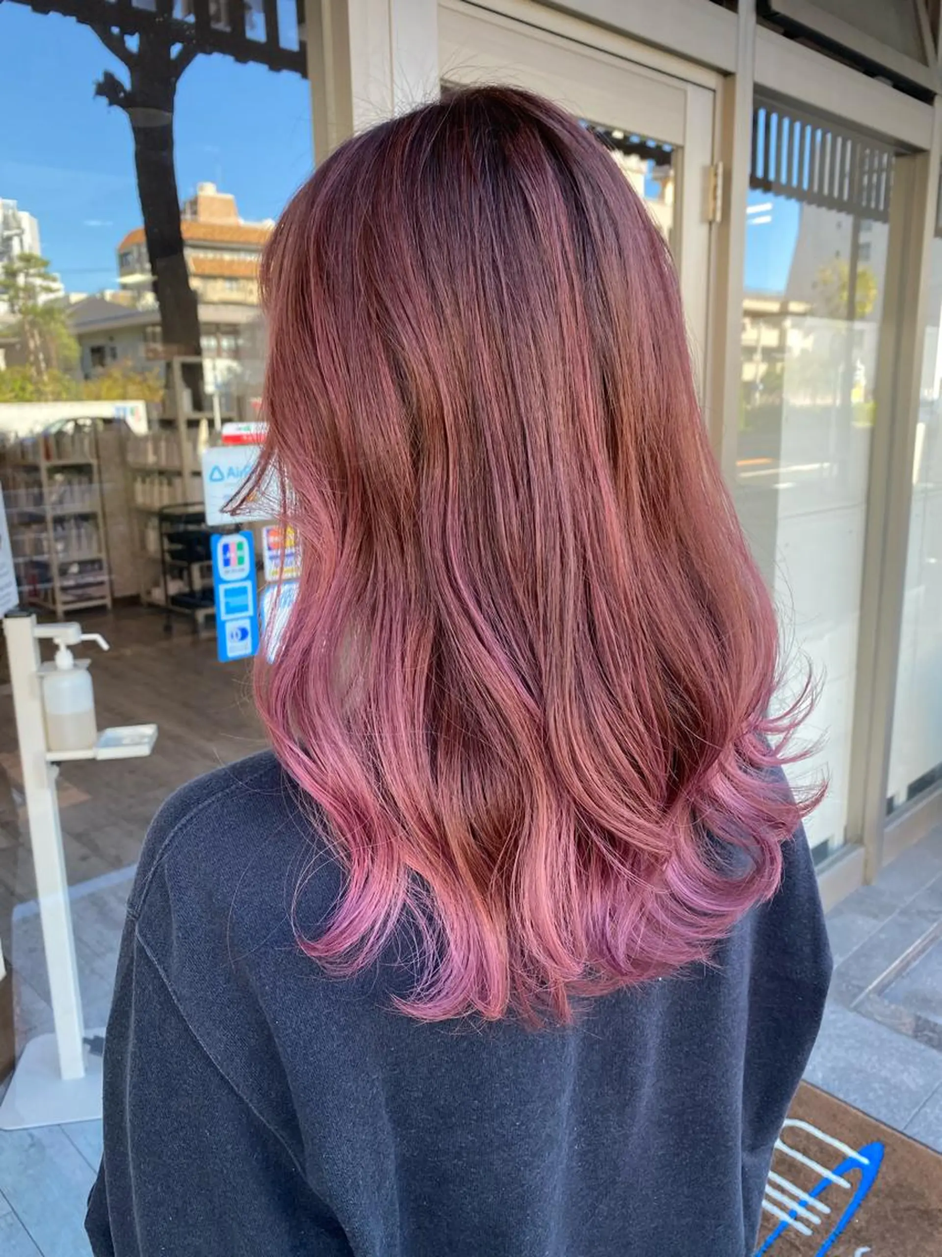 ロング カラー グラデーションカラー ピンクカラー 日比 貴大/ minim hairのヘアスタイル