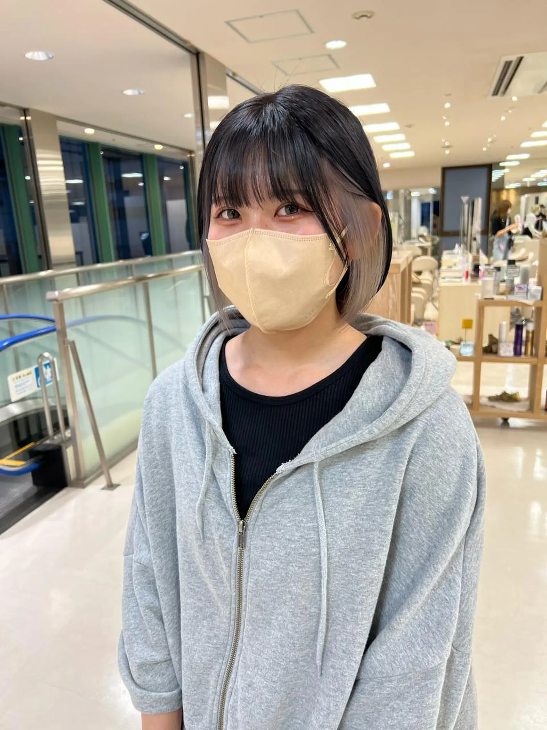 ショート カット ヘアカラー トリートメント ヘアセット ハイトーン/ウルフ /レイヤー/坂野幸伸のヘアスタイル