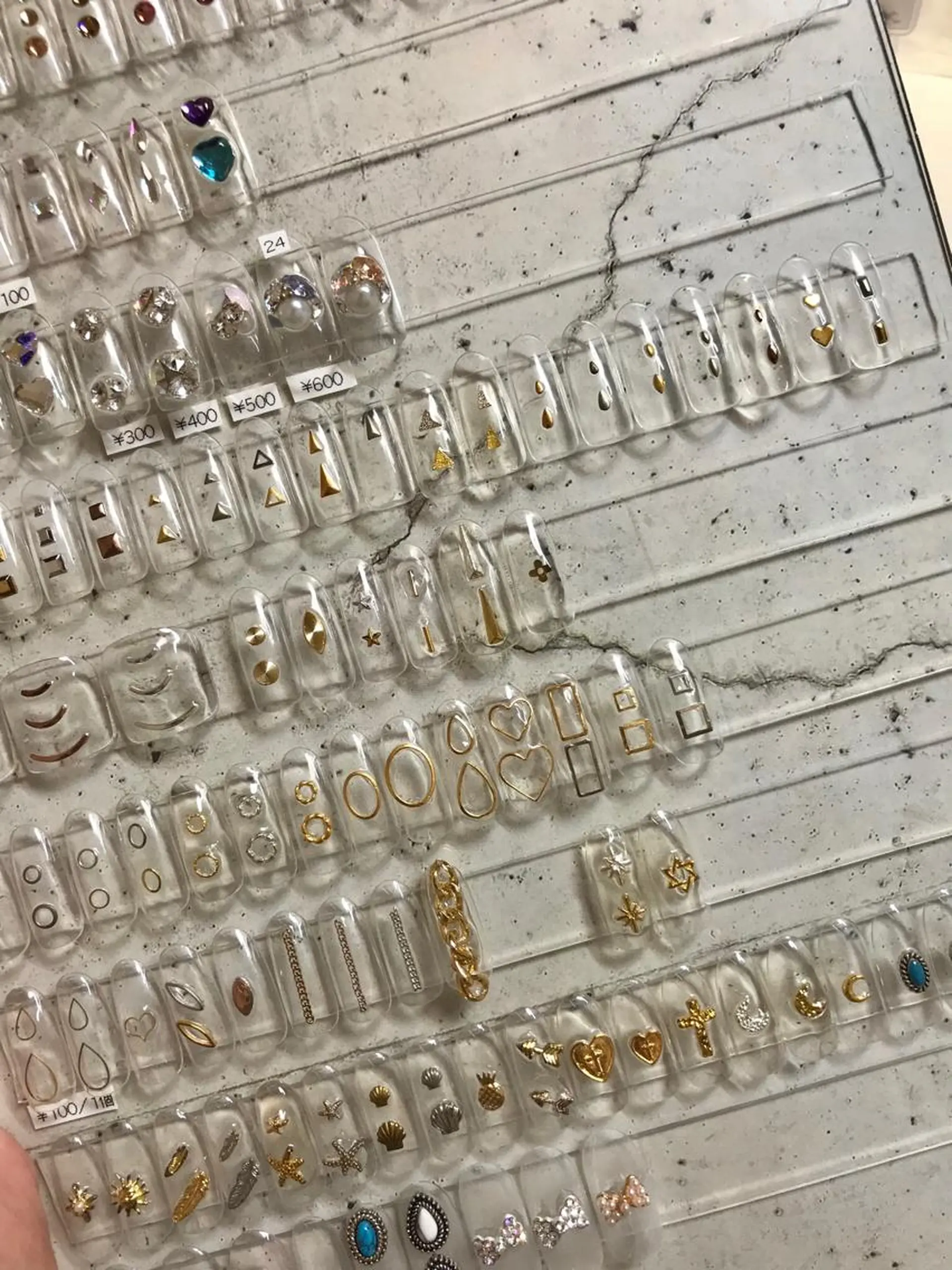 ネイル 'mm  (ミリ) ＭＡＮＡＭＩのネイルデザイン