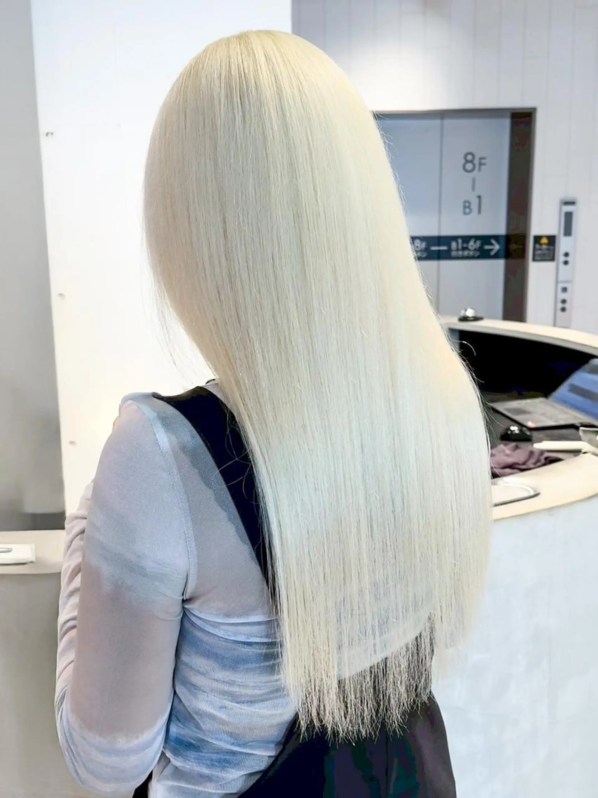 ミディアム カラー ベージュカラー ブロンド ホワイトベージュ 韓国風ヘア カット ヘアカラー トリートメント ITbyALBUM 中野店のヘアスタイル