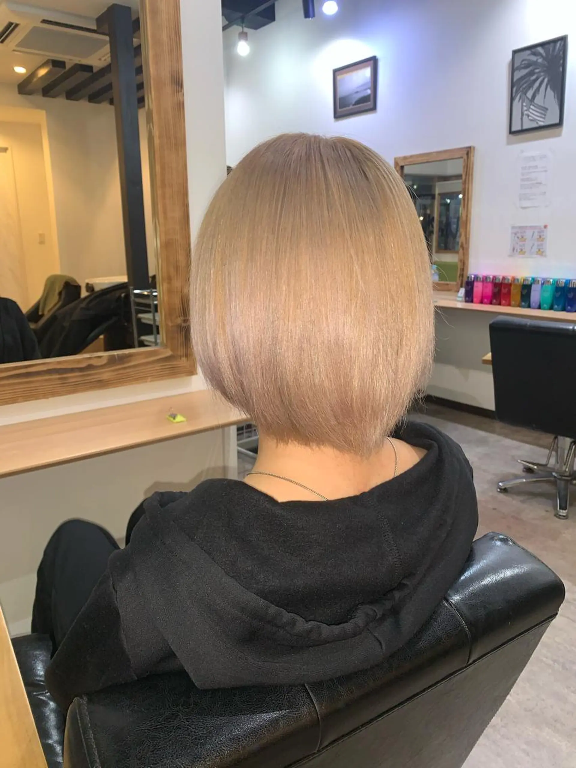 ミディアム カラー パーマ ヘアアレンジ メンズ キッズ ネイル マツエク・マツパ アイブロウ ベージュカラー ホワイトベージュ ホワイト 🤍韓国風レイヤー/ 艶髪🤍鳥越美羽のヘアスタイル