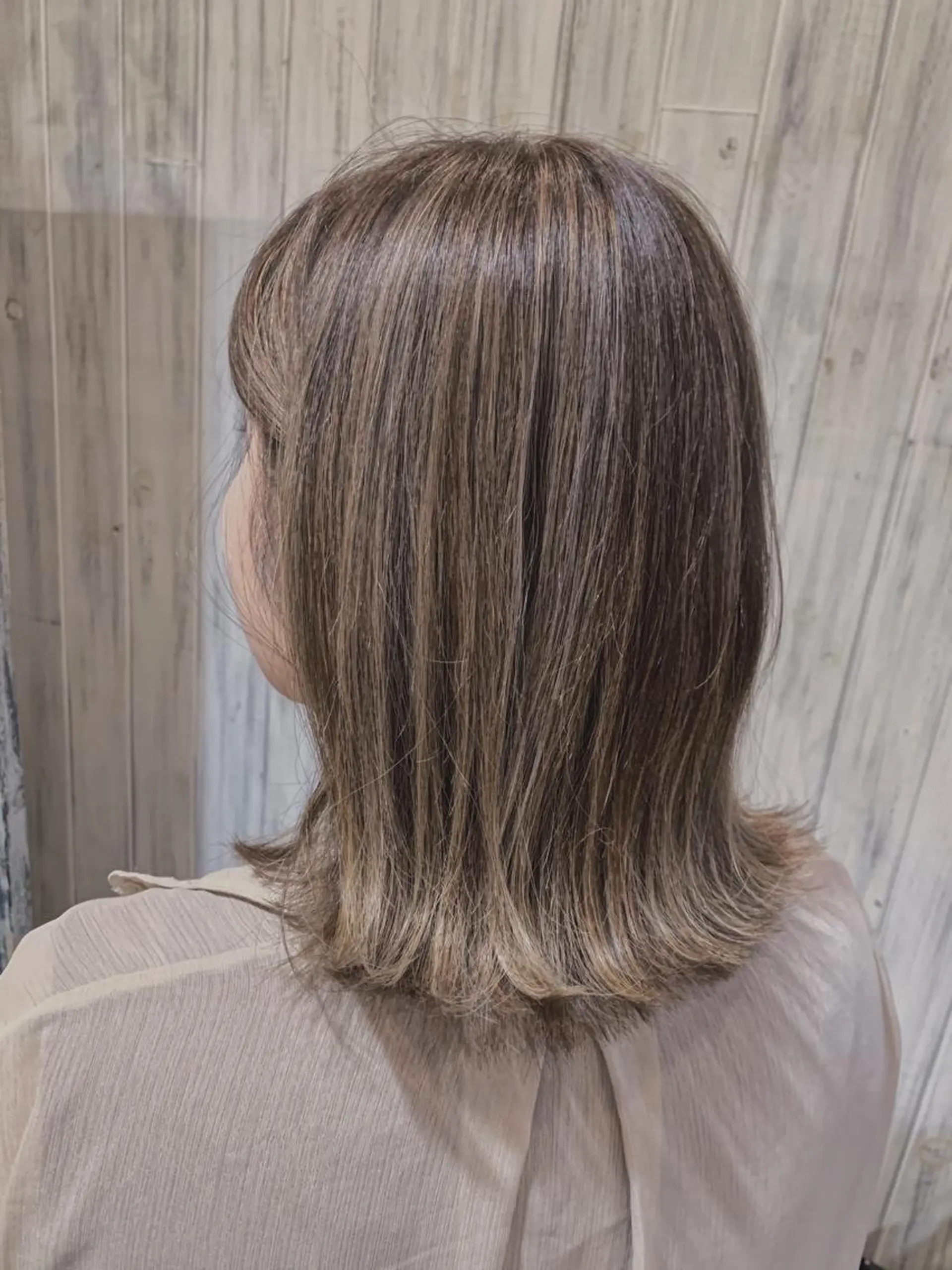 ショート レイヤーカット カット ヘアカラー トリートメント リンネ 甲東園のヘアスタイル