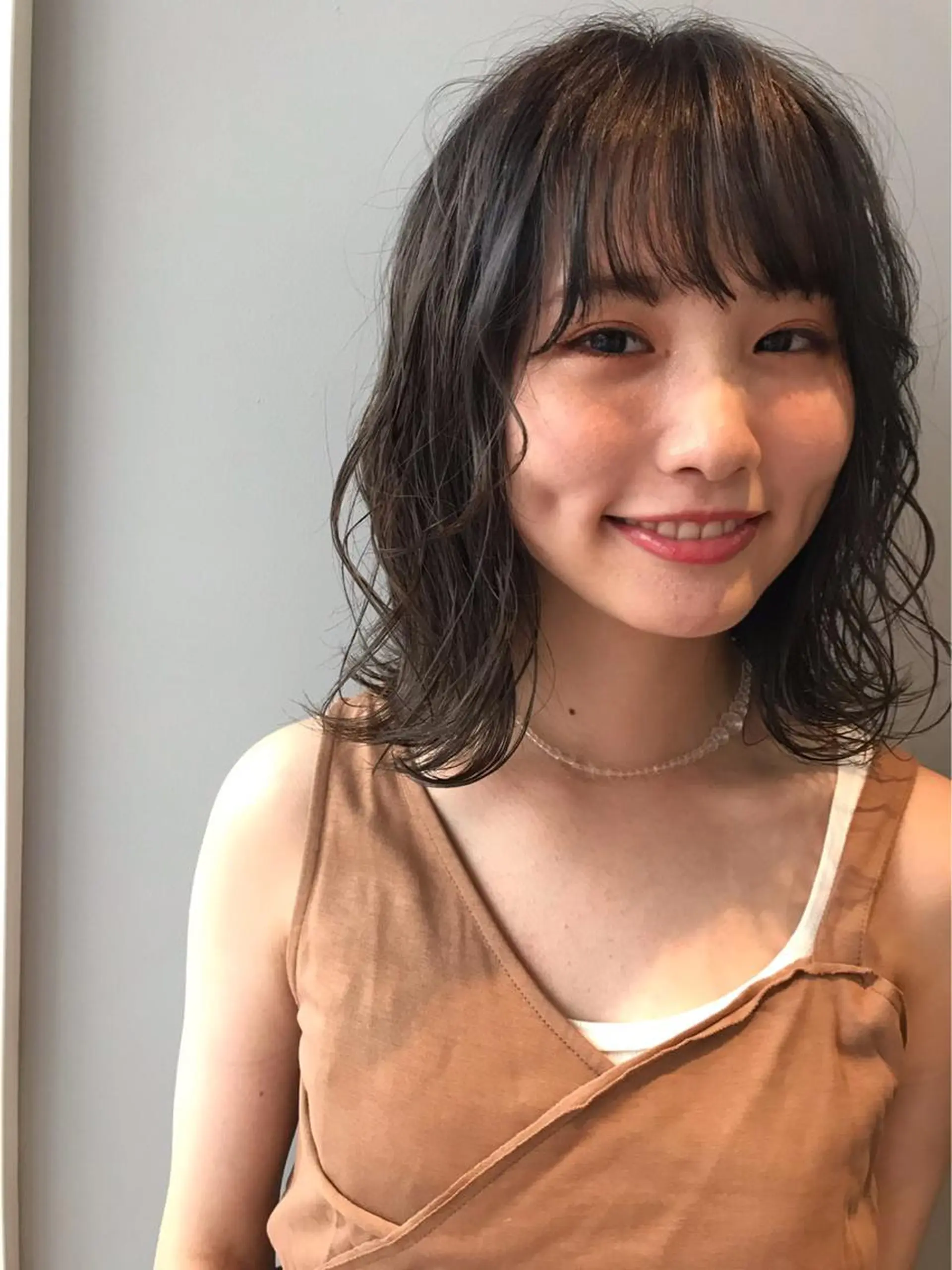 ミディアム カラー ヘアアレンジ 透明感カラー カット パーマ lani ブリーチ /ダブルカラーのヘアスタイル