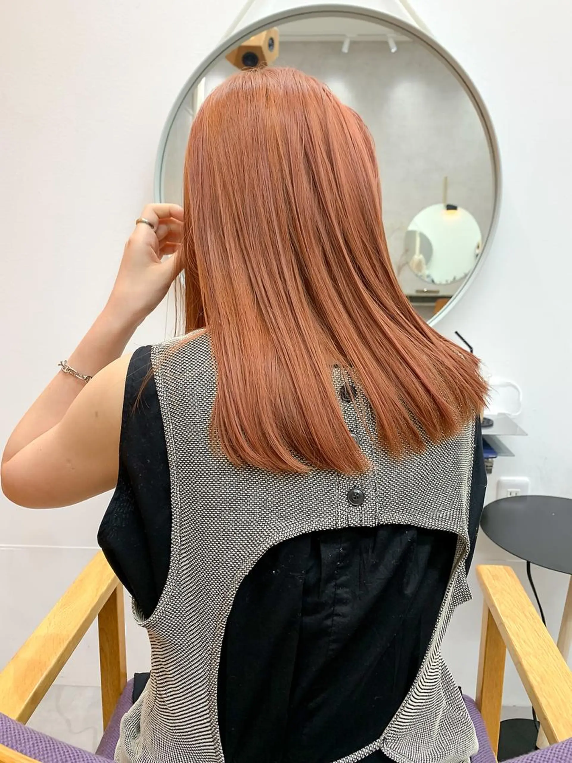 ロング カラー ブリーチ ケアブリーチ ハイトーンカラー ロング ダウンパーマ 【sity.ザイク】のヘアスタイル