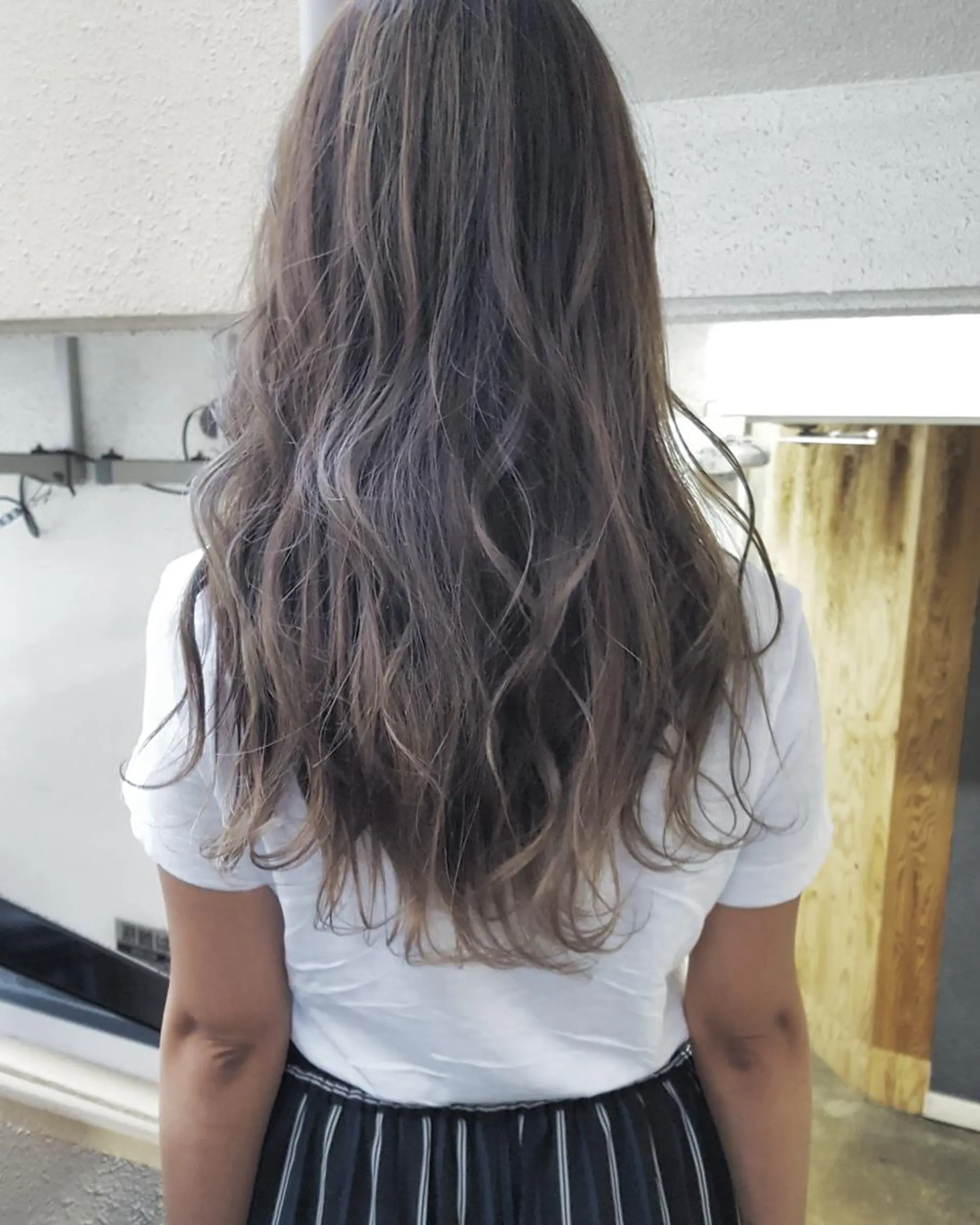 ロング カラー グレージュ ハイライトカラー ハイライト カット ヘアカラー トリートメント 🔳髪質改善🔳 岡本陽のヘアスタイル