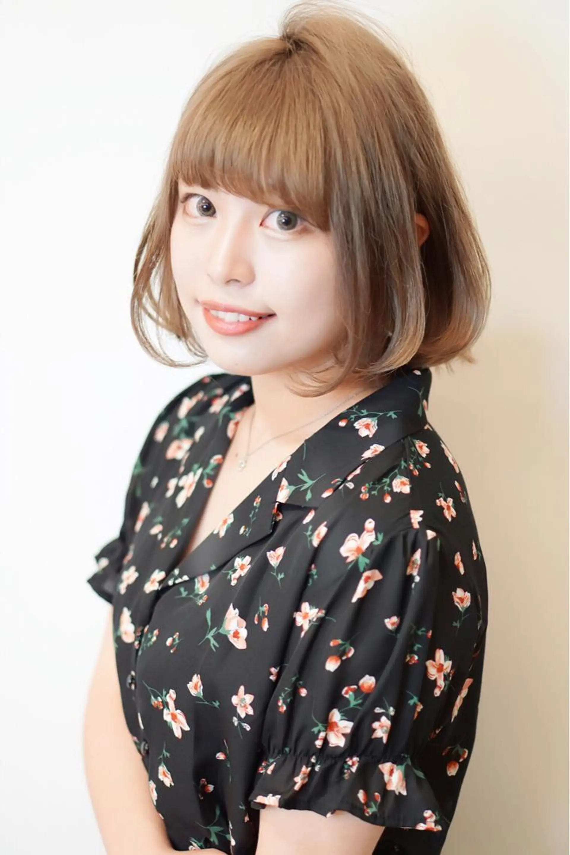 ショート カラー ボブ 小顔カット ディレクター ノナカのヘアスタイル