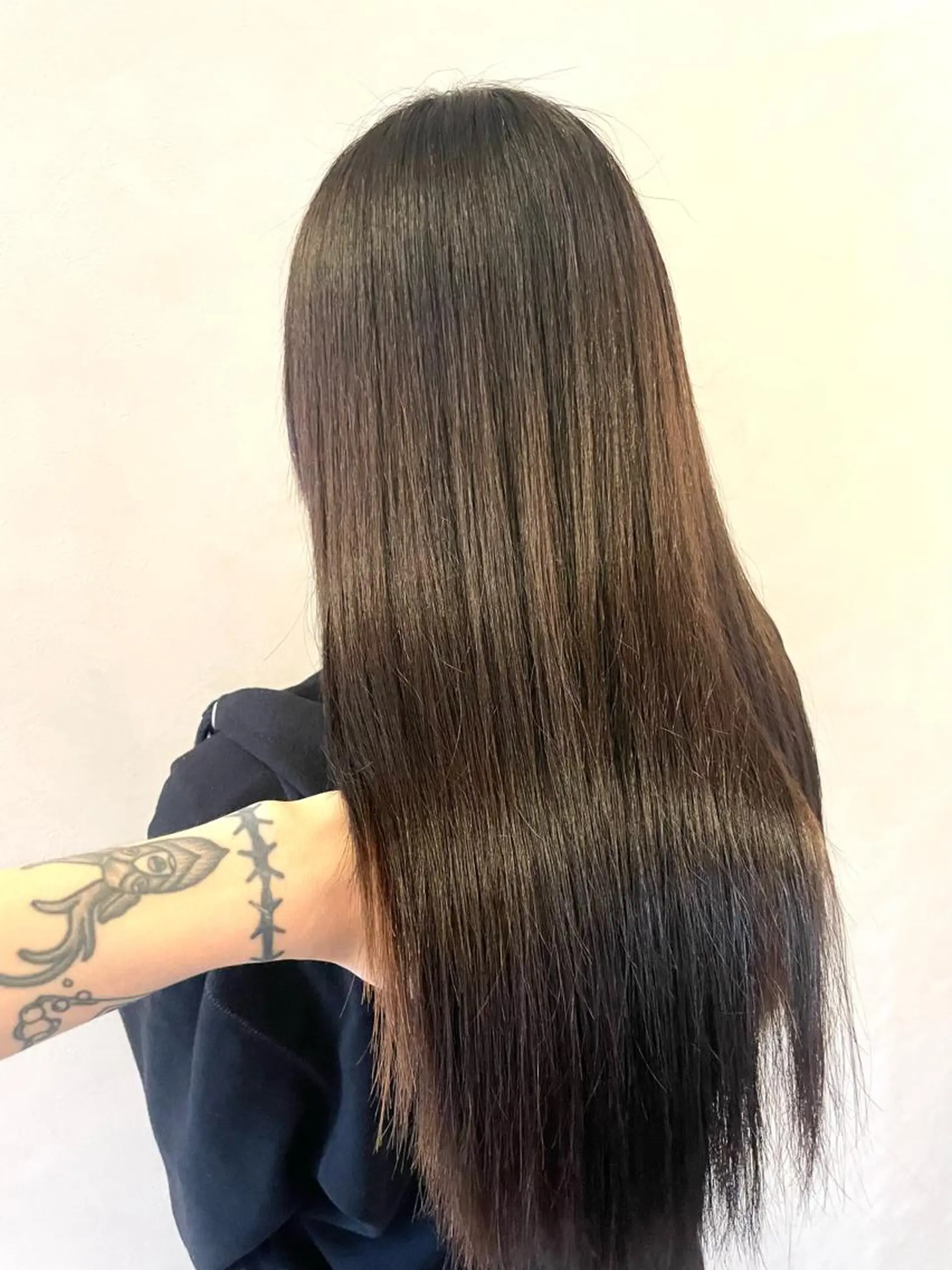 セミロング パーマ 髪質改善 ストレートパーマ 🫧透明感ケアカラー 守利🫧のヘアスタイル