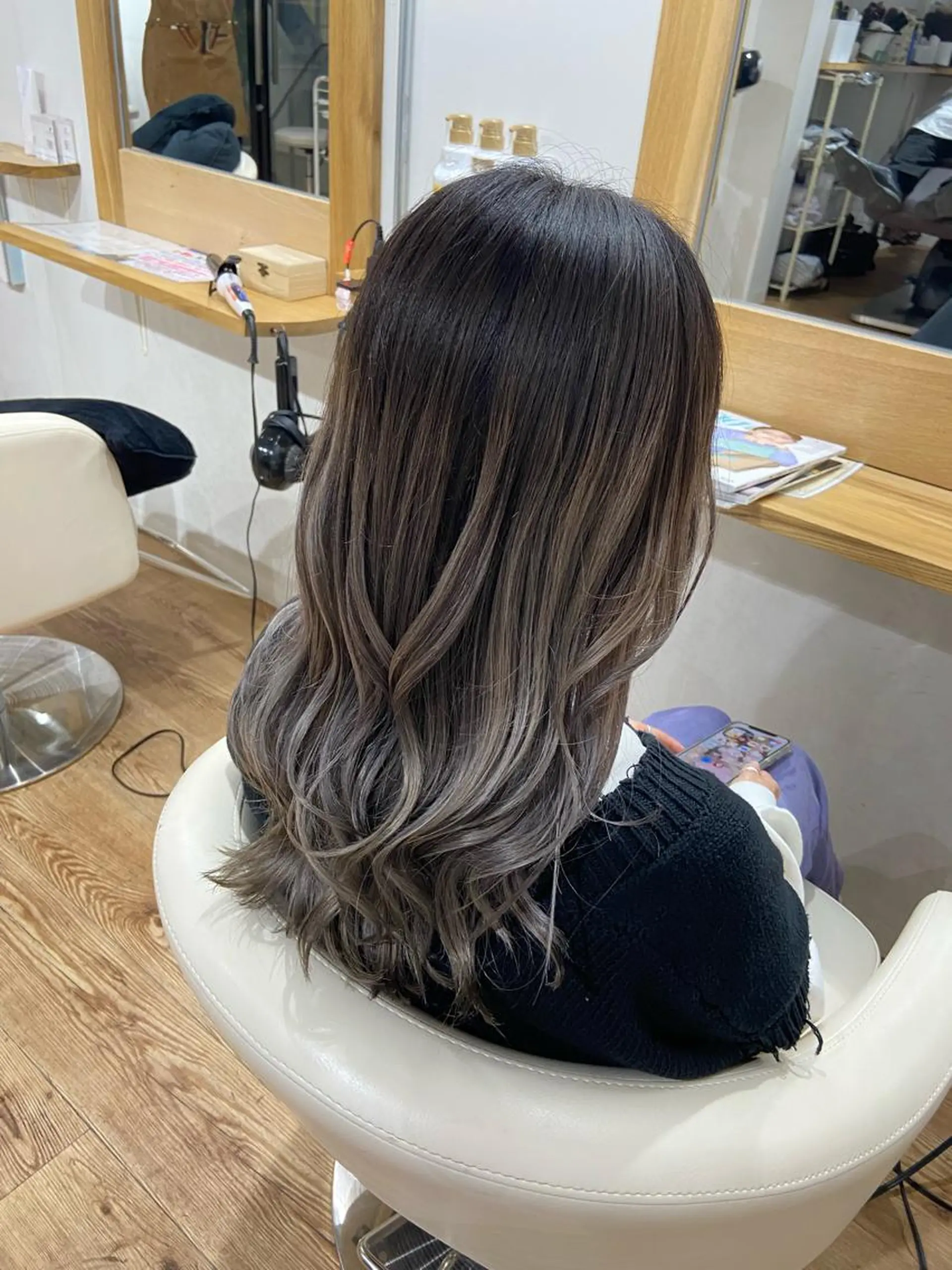 セミロング カラー バレイヤージュ ブリーチ デザインカラー ダブルカラー グラデーションカラー ヘアカラー Kensho 京都駅 ケアブリーチのヘアスタイル