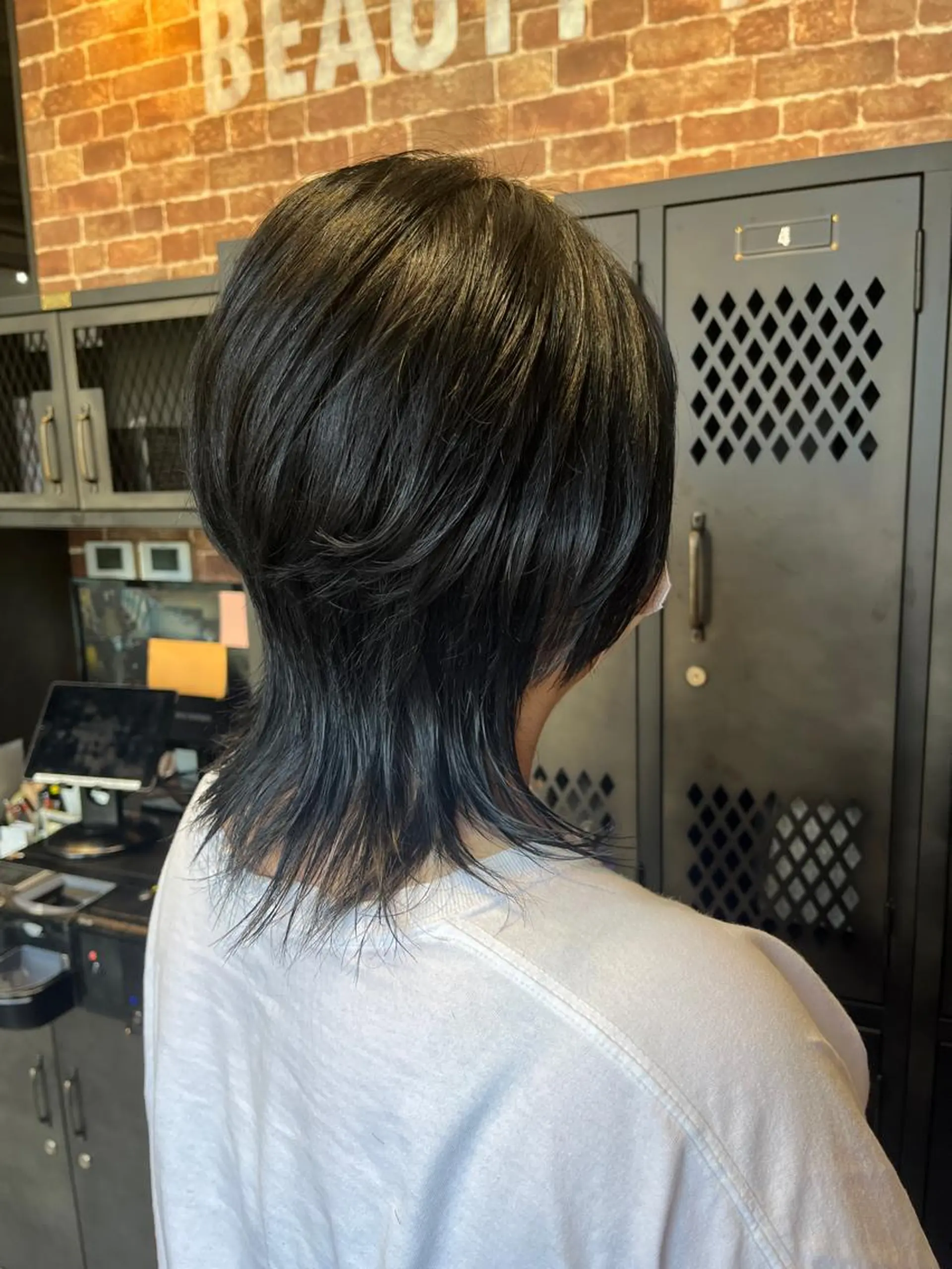 セミロング カラー パーマ ヘアアレンジ メンズ キッズ ネイル マツエク・マツパ アイブロウ メンズハイライト メンズ就活ヘア メンズパーマ セミロングパーマ 透明感カラー ヘッドスパ 久木原 ゆりのヘアスタイル