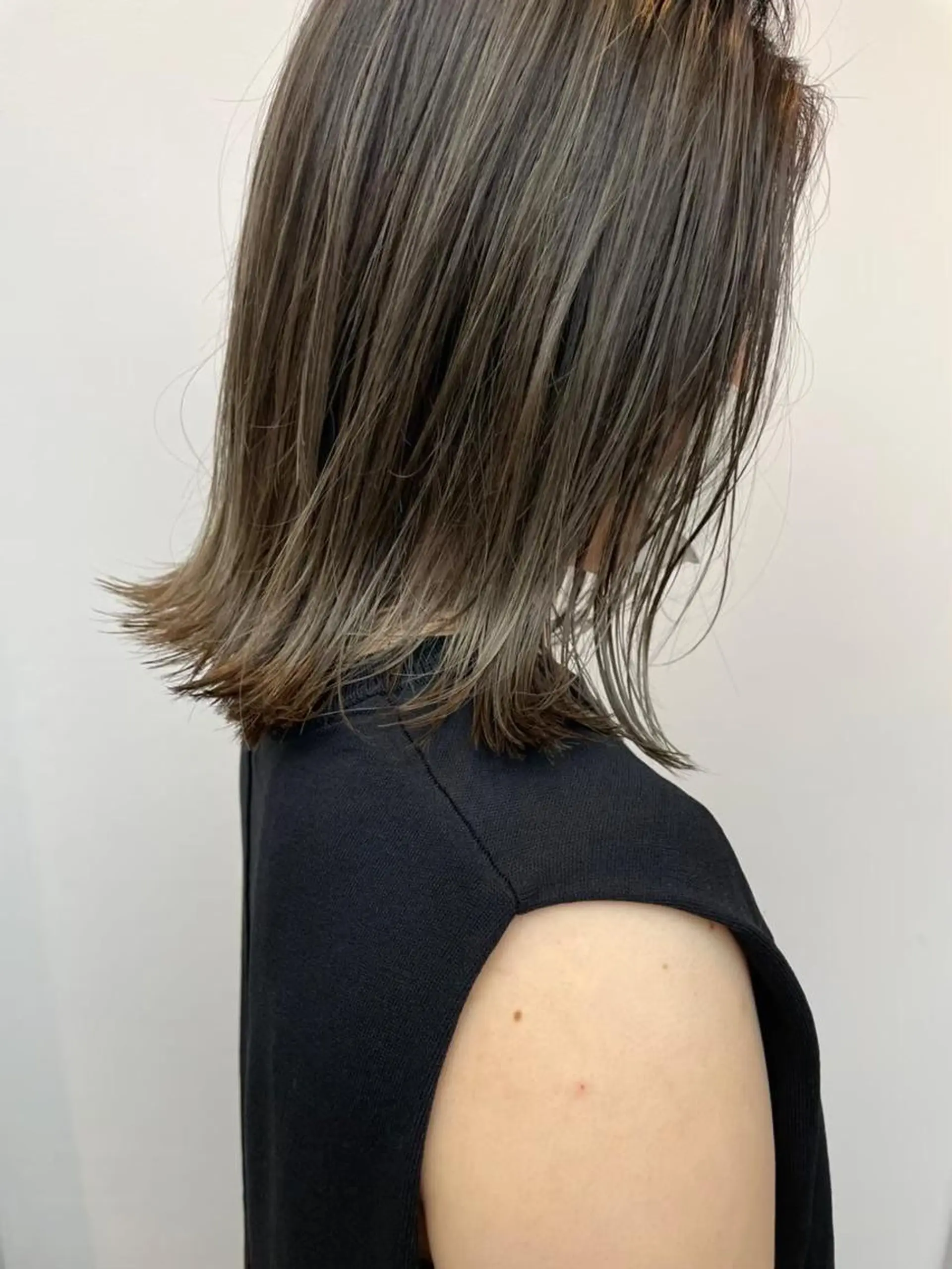ミディアム カラー アッシュ ベージュカラー 黒髪 ブルーカラー ブルーアッシュ N°sopo 札幌大通のヘアスタイル