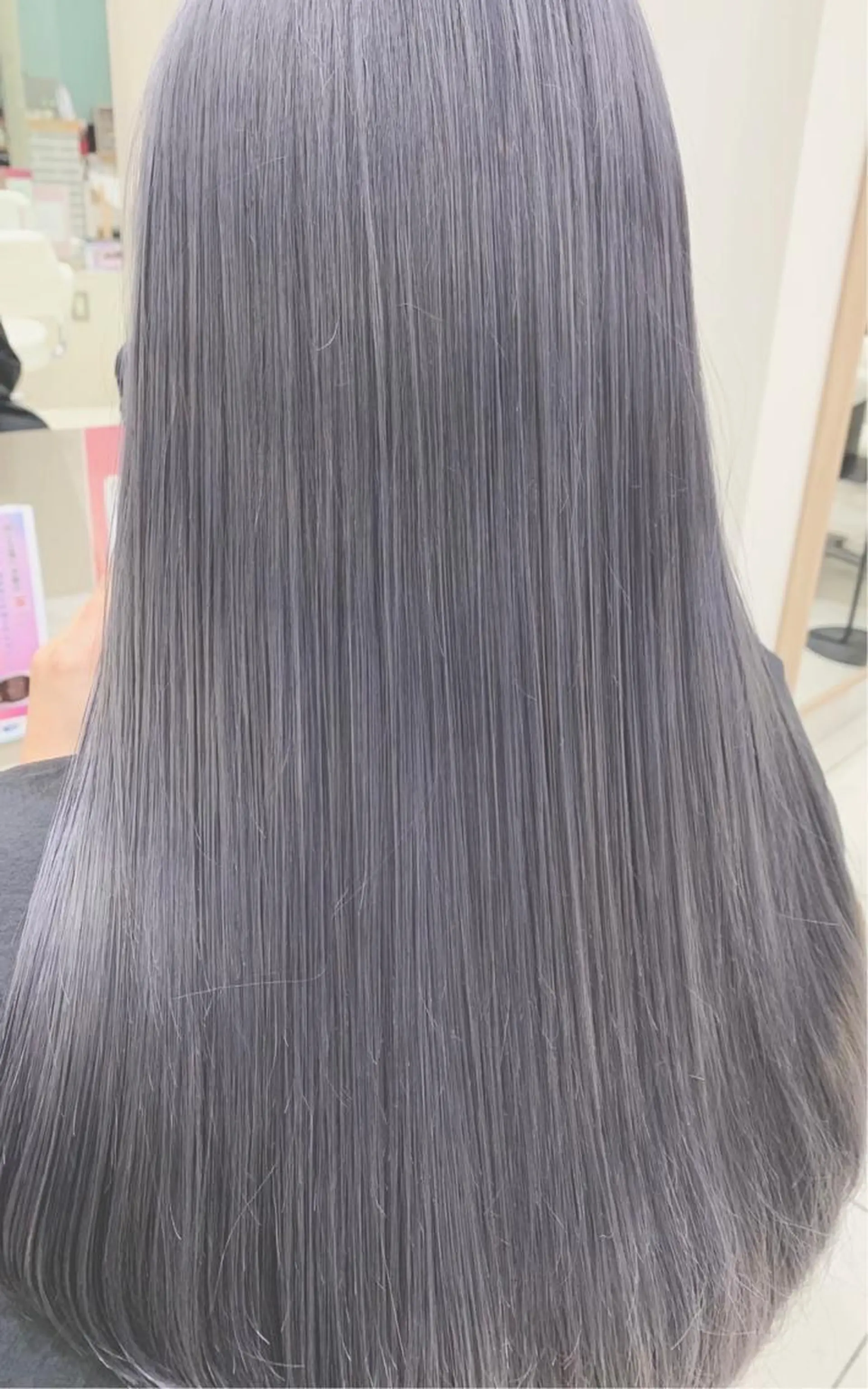 セミロング カラー ダブルカラー シルバー 玉城 和磨のヘアスタイル