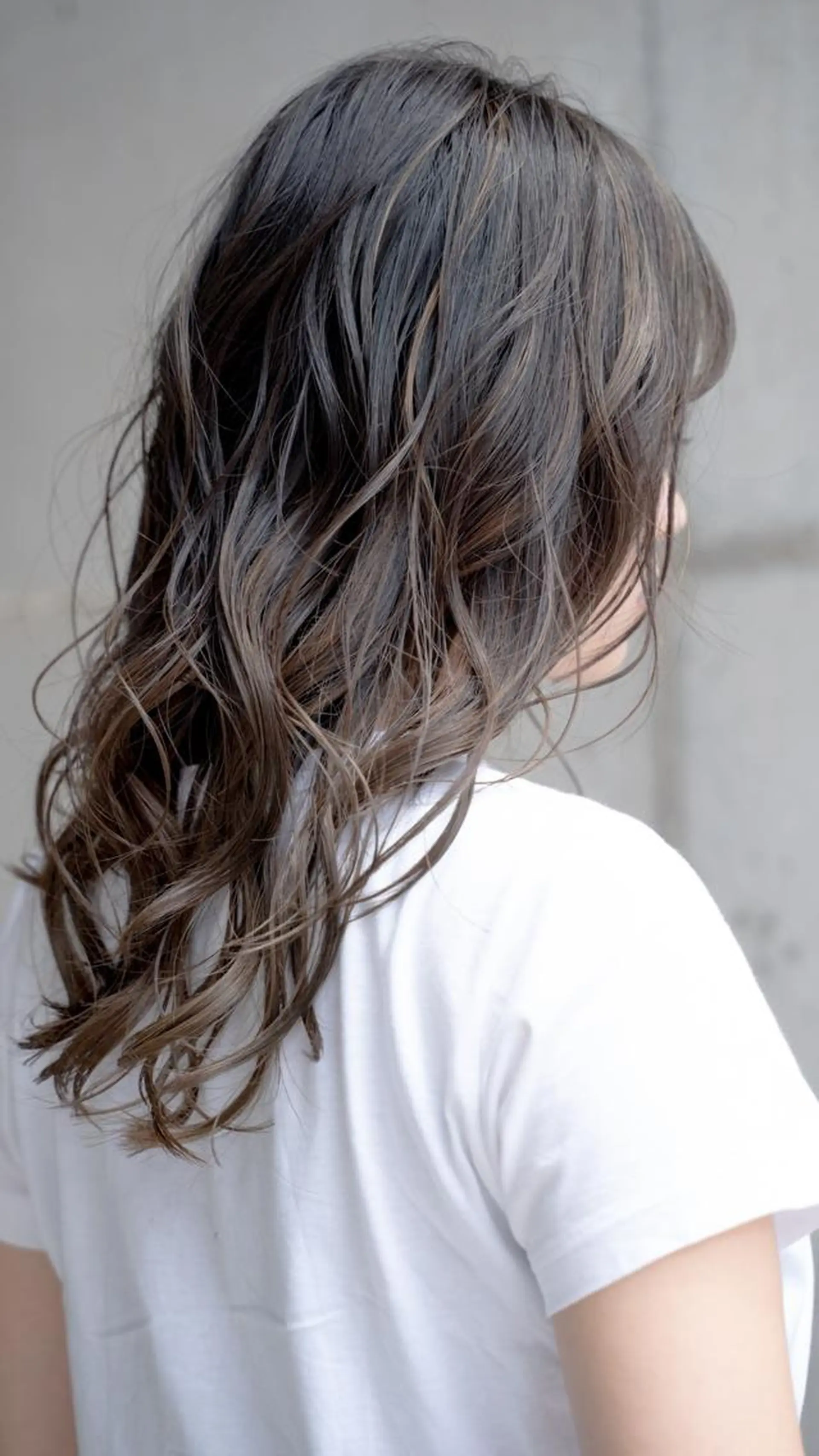 セミロング カラー ヘアアレンジ バレイヤージュ ブリーチ レイヤーカット VIM hairおもろまち店のヘアスタイル