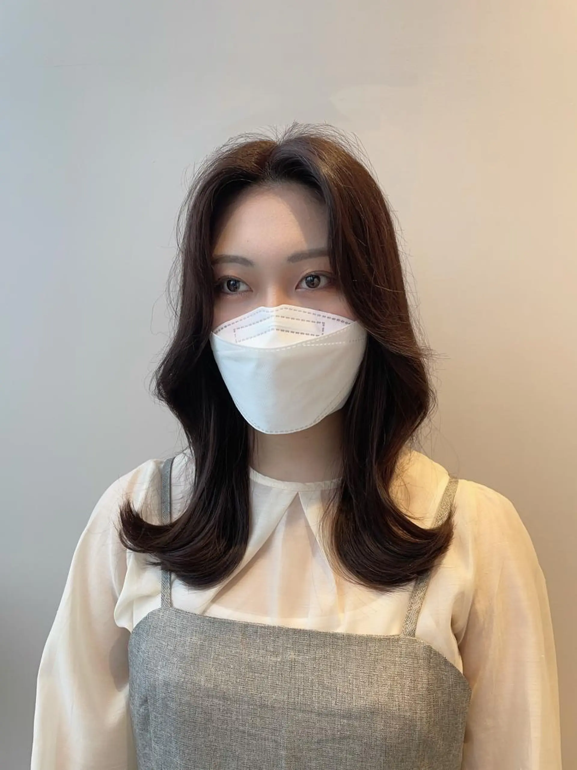 セミロング 韓国風ヘア レイヤーカット ❤︎︎韓国ヘア❤︎︎ 𝑺𝒉𝒊𝒉𝒐のヘアスタイル