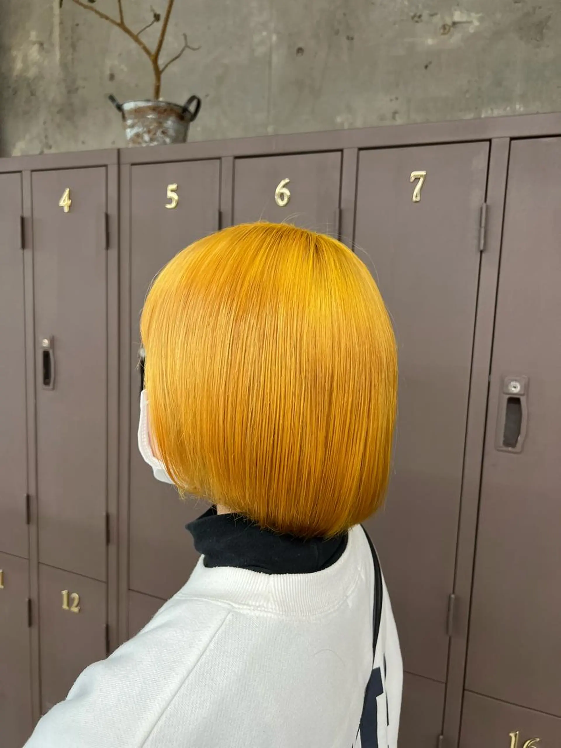 ショート カラー azumi/ボブ/暖 色/オリーブ/縮毛のヘアスタイル