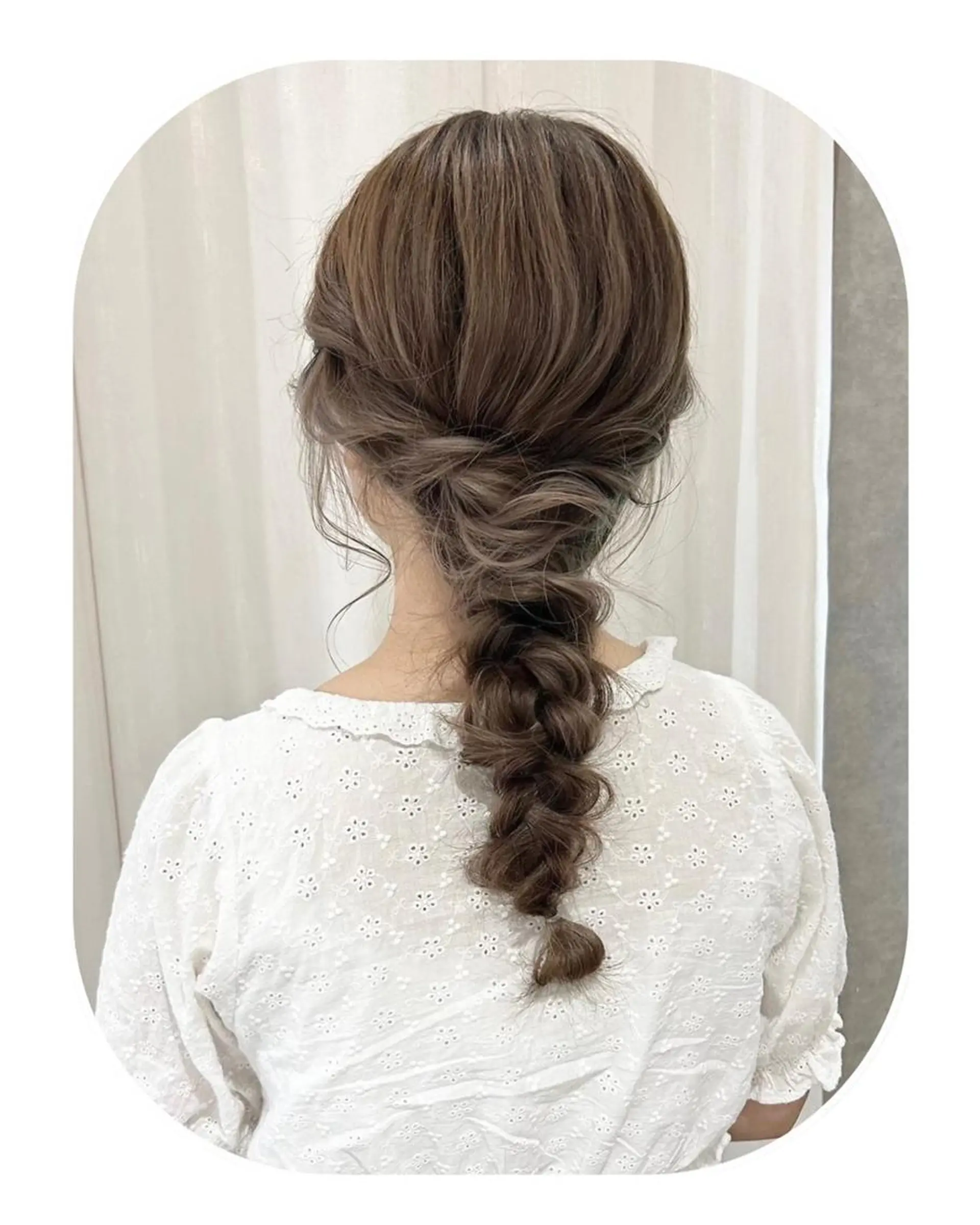 ミディアム mood alissaのヘアスタイル