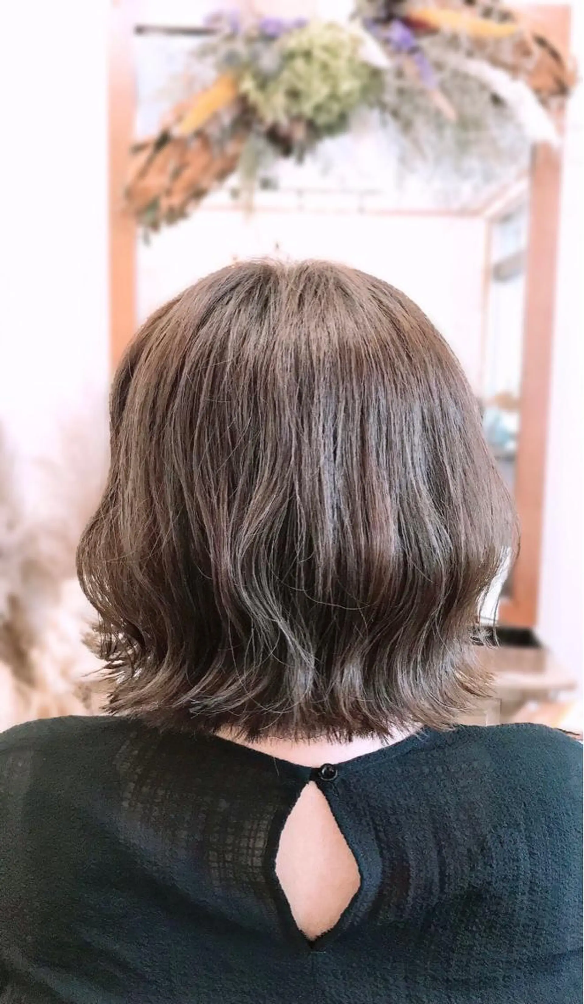 ミディアム ケアカラー カット ヘアカラー トリートメント hair works raptureのヘアスタイル