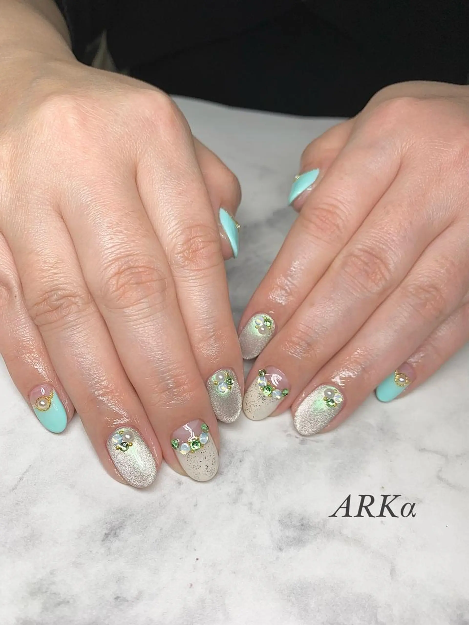 ミディアム ネイル マグネットネイル ハンドネイル Nailsalon ARKαのネイルデザイン