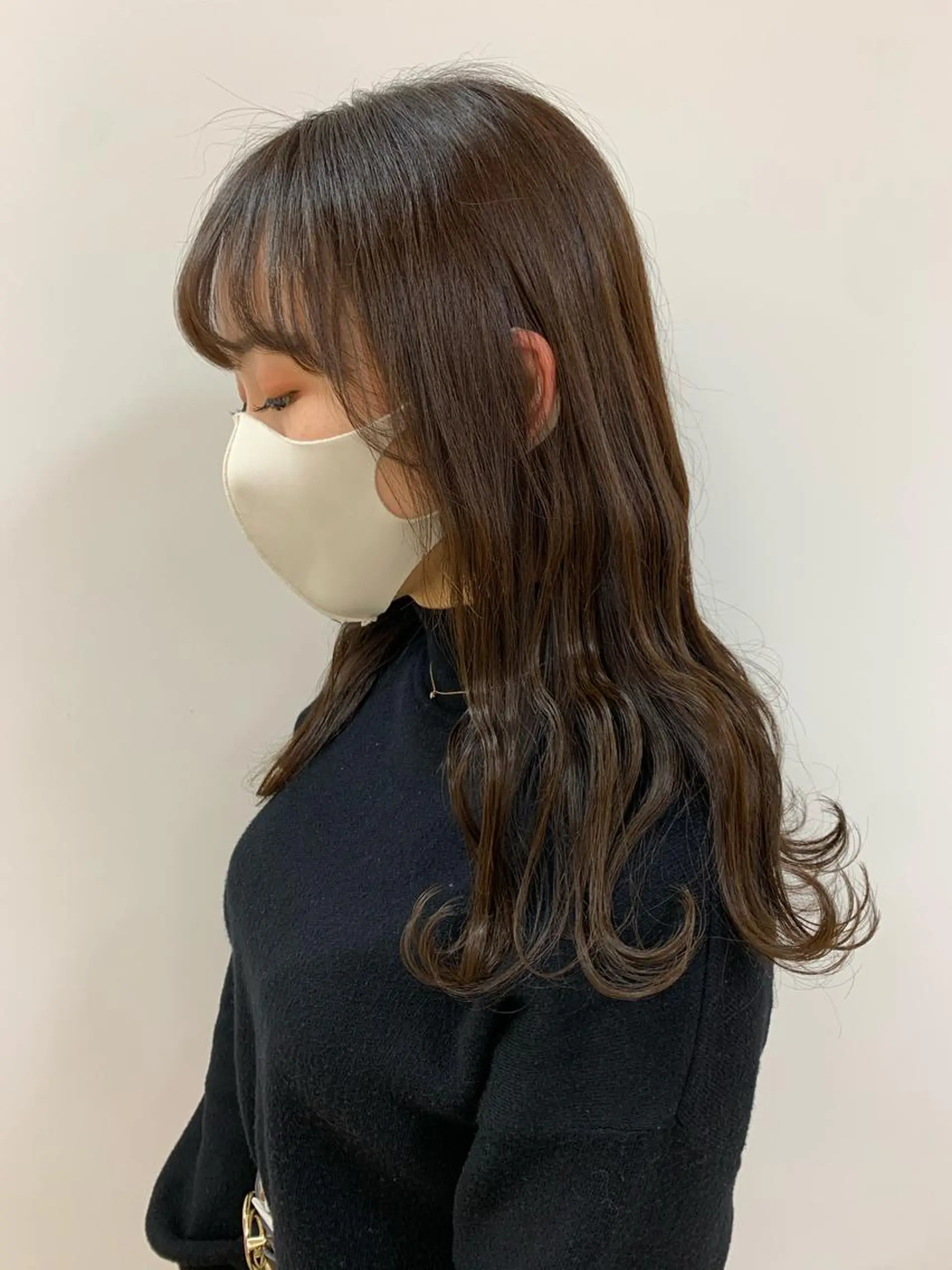 ロング カラー カット ヘアカラー トリートメント 顔まわりカット✄ ベージュカラー🧸のヘアスタイル