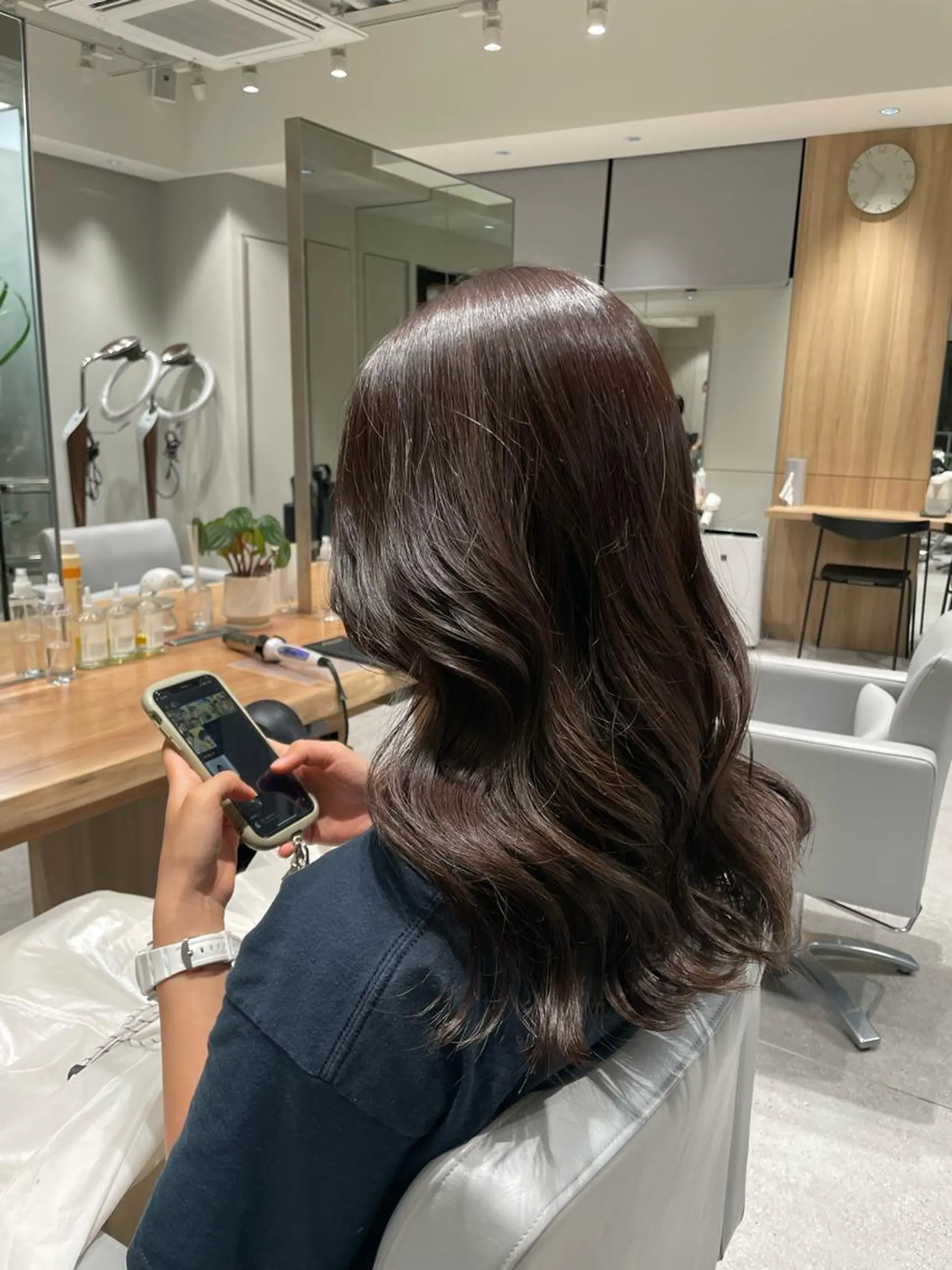 セミロング カラー レイヤーカット ハイトーンカラー/ ダブルカラー/EMIのヘアスタイル