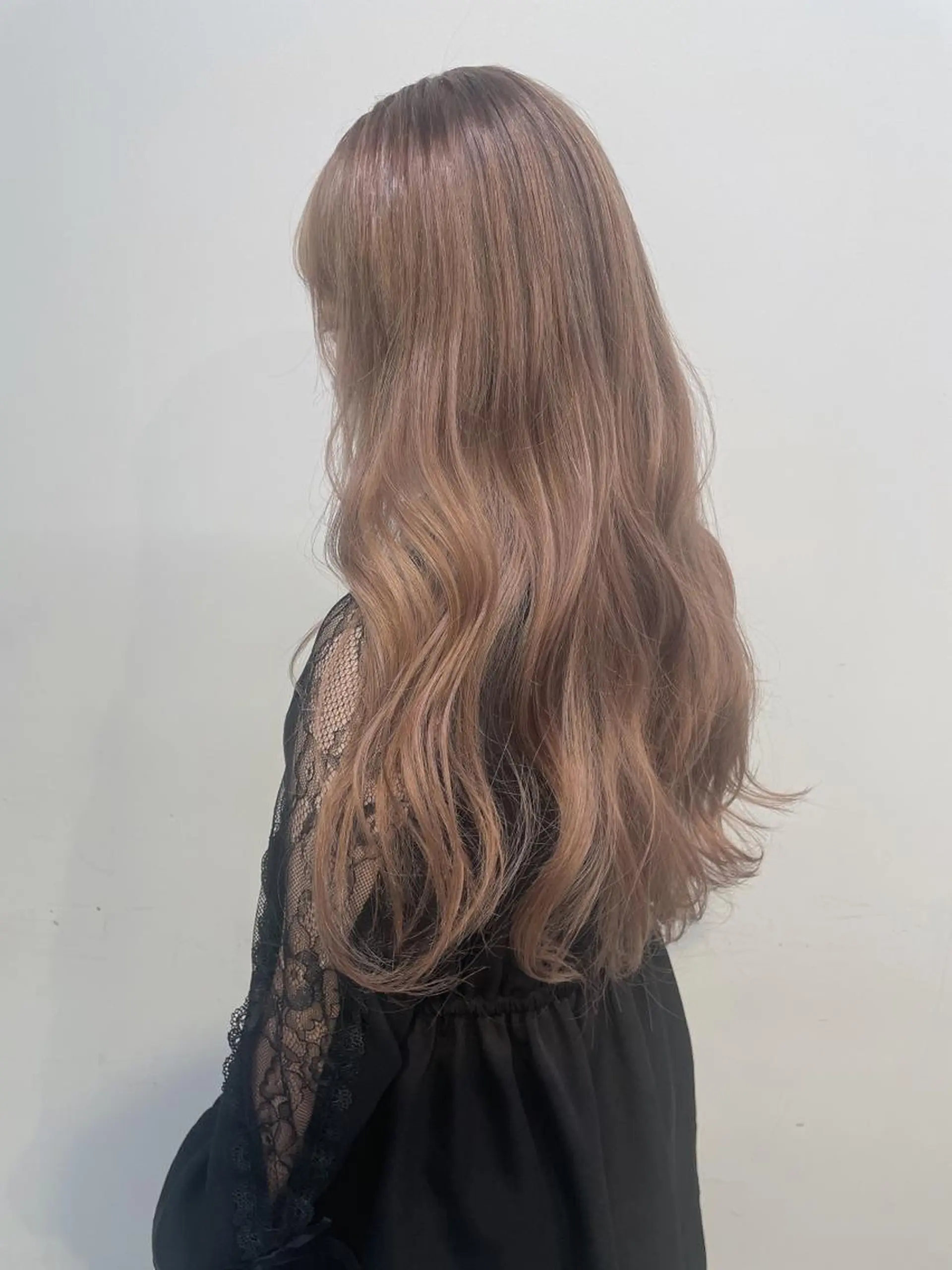 ミディアム カット ヘアカラー トリートメント 顔周りレイヤー/新宿 /モテ艶カラー/航介のヘアスタイル