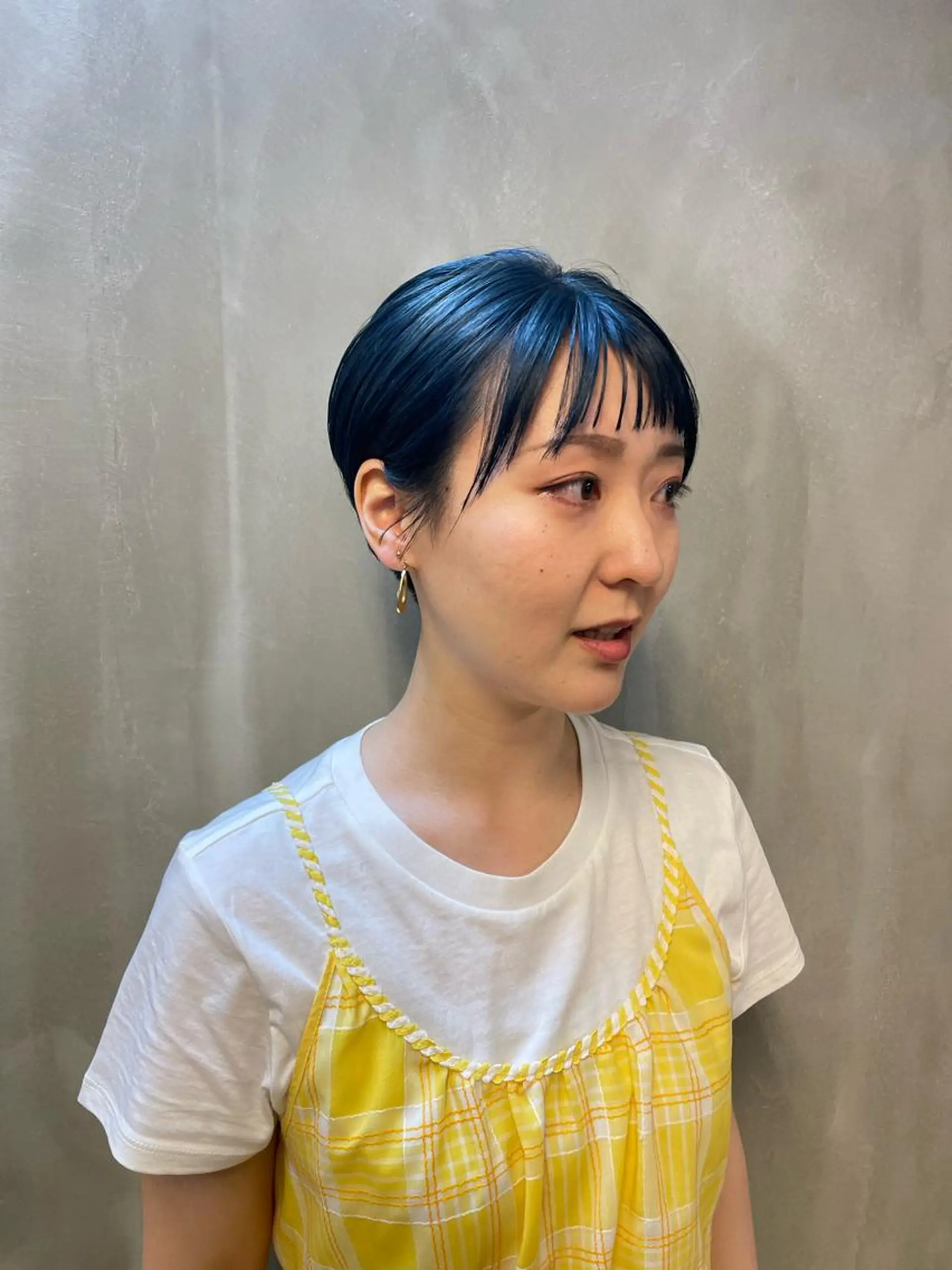 ショート カラー パーマ ヘアアレンジ メンズ キッズ ネイル マツエク・マツパ アイブロウ メンズブリーチ ブリーチ ブルーカラー ネイビーカラー ブルー カット ヘアカラー トリートメント tatsumi/ボブ ウルフ/レイヤーのヘアスタイル
