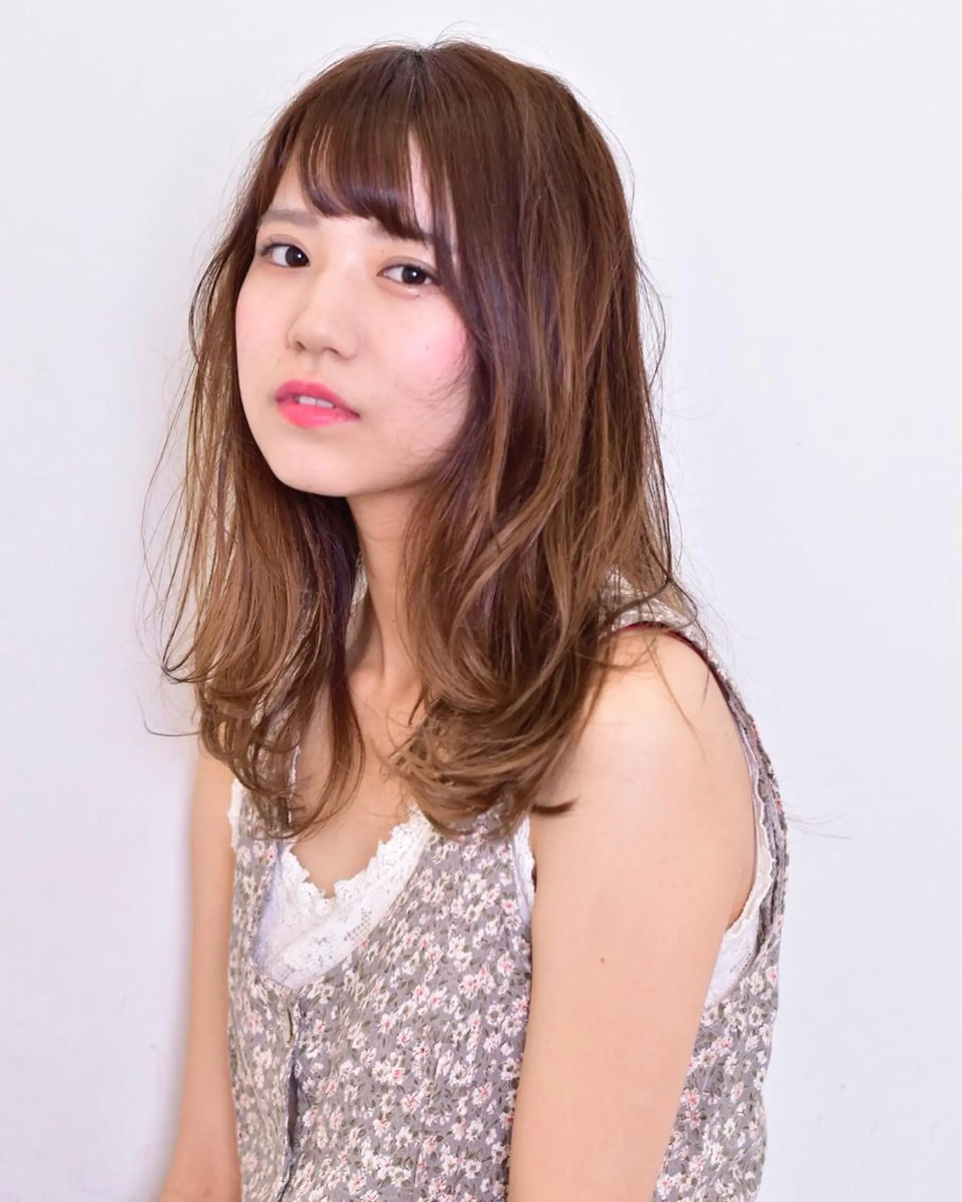 セミロング カラー クロスパーマ× 透明感カラー✂︎のヘアスタイル