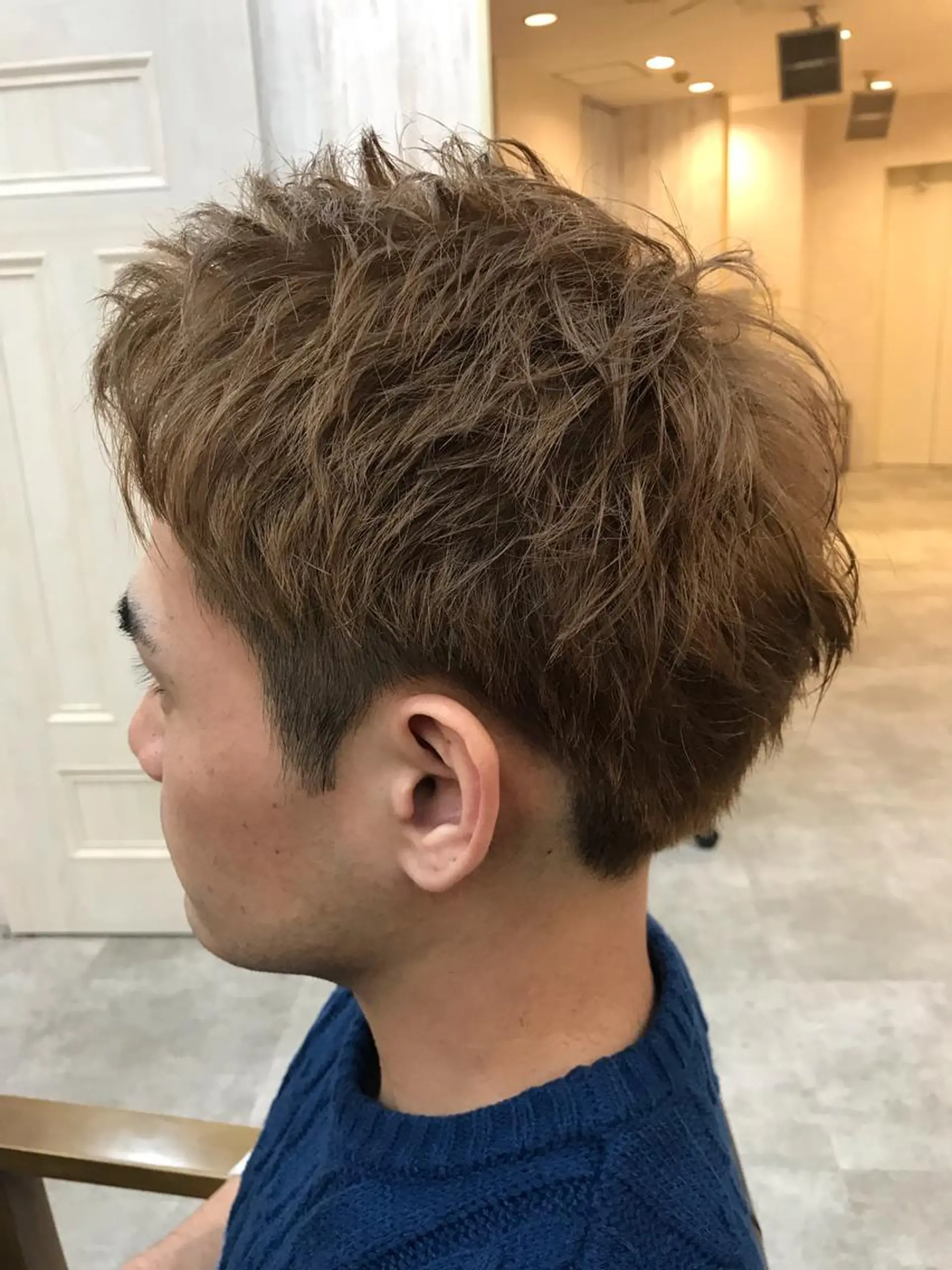 メンズ アップバング メンズブリーチ カット ヘアカラー トリートメント 【Zina札幌大通】 店長　福間 和也のヘアスタイル
