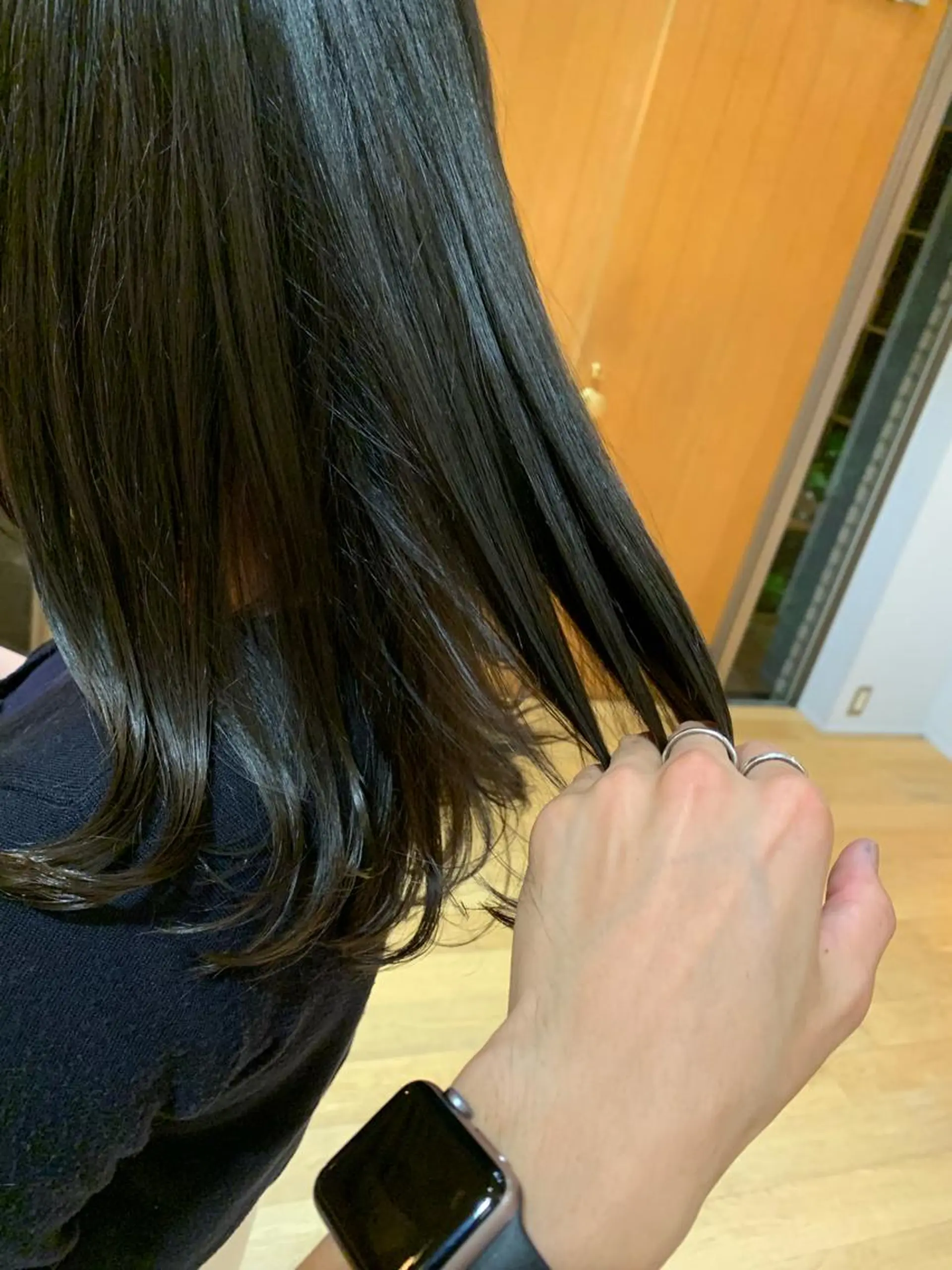 ミディアム カラー パーマ ヘアアレンジ 黒髪 透明感カラー グレージュ カット ヘアカラー トリートメント 松田 亮葉のヘアスタイル