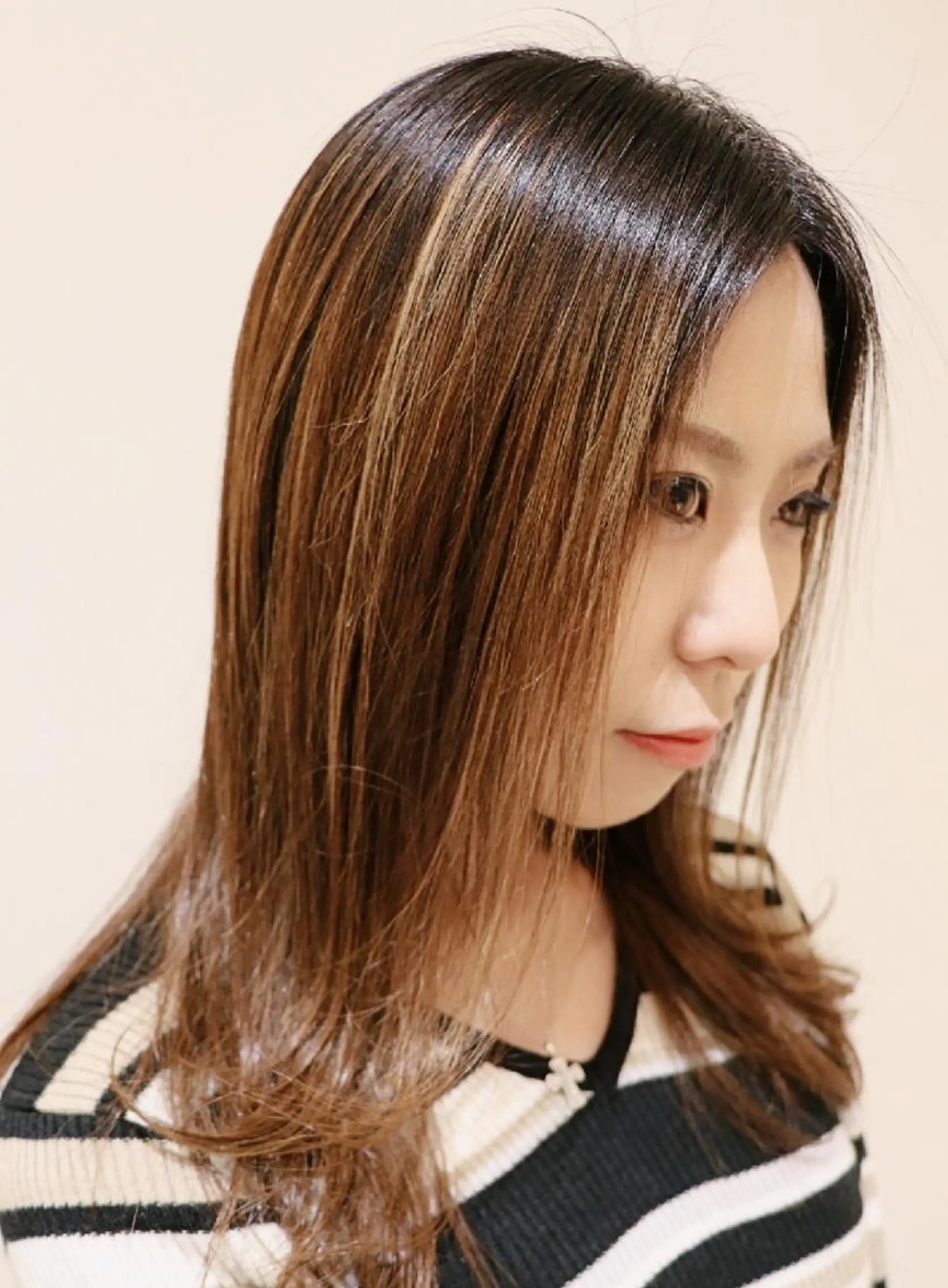 セミロング カラー ハイライトカラー メッシュ ハイライト 徳永 博志のヘアスタイル