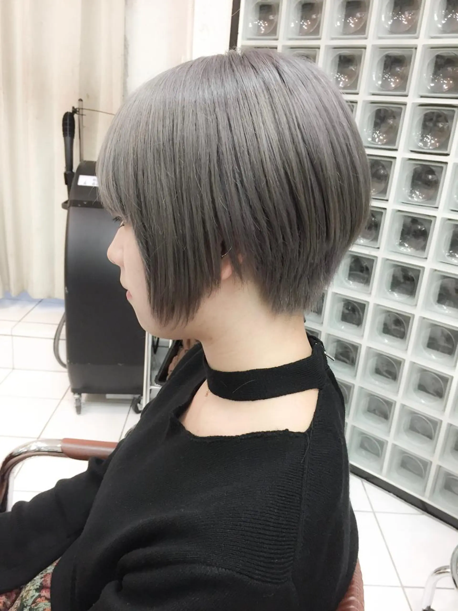 ショート カラー グレージュ ショートヘア モテ髪透明感❤️ デイズヘアカラーのヘアスタイル