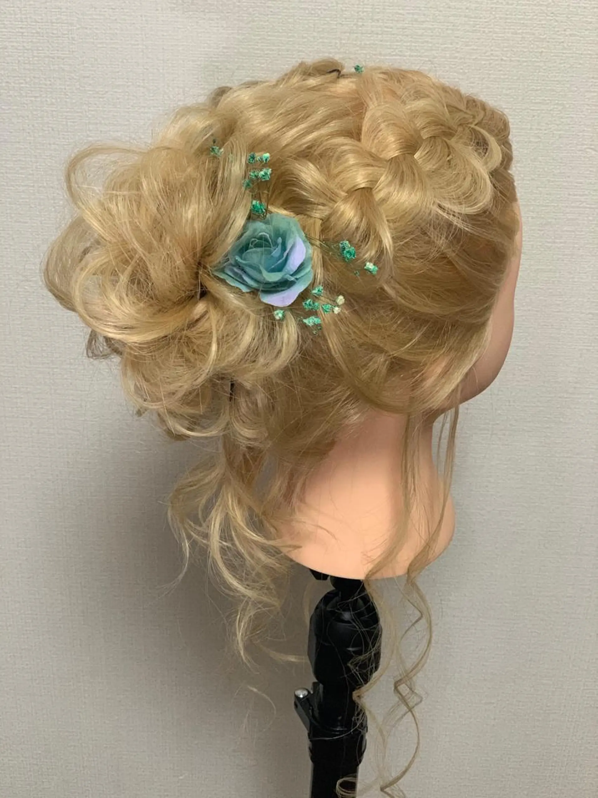 ロング ヘアアレンジ ヘアメイク エンカレッジのヘアスタイル