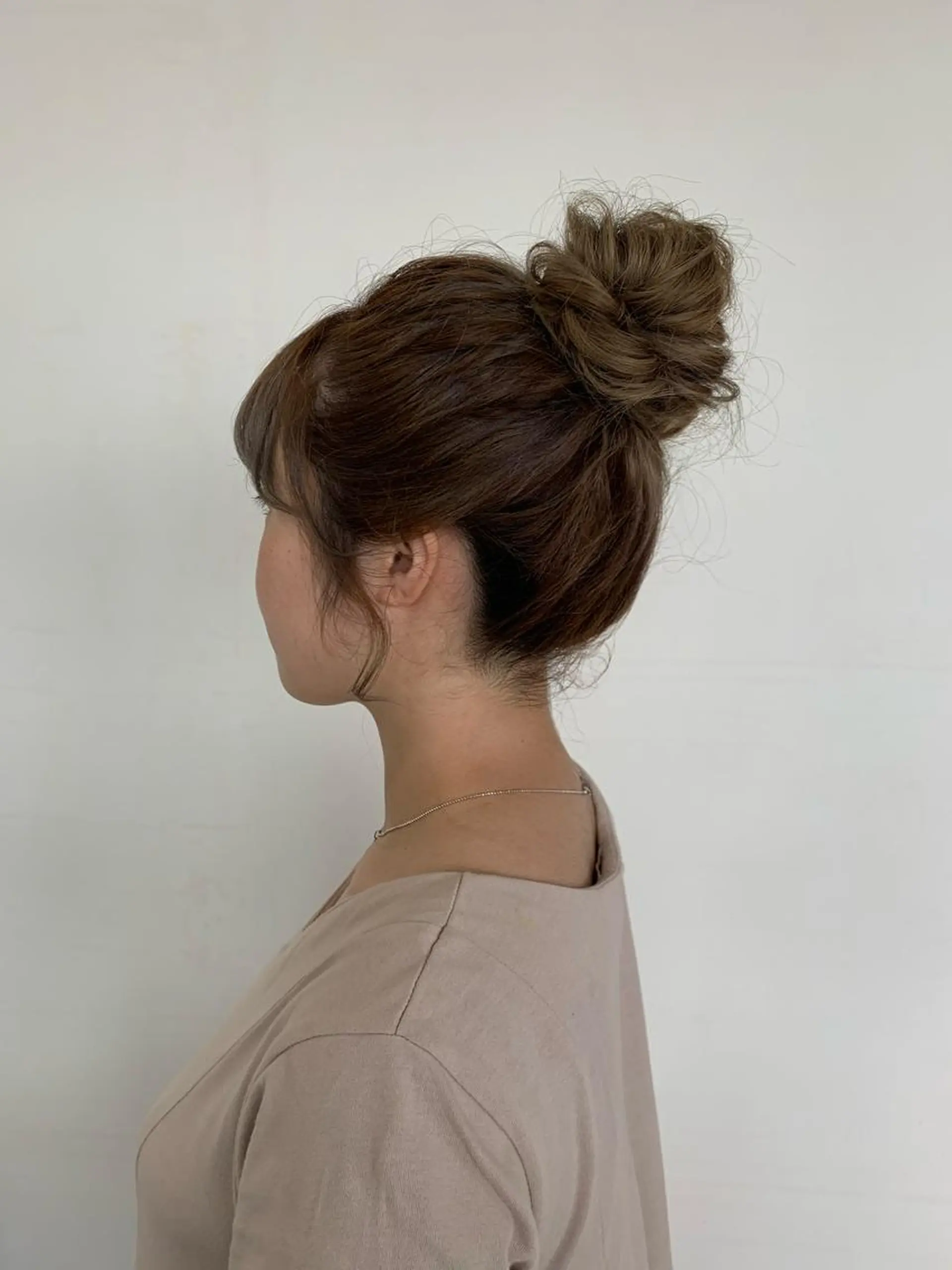 セミロング ヘアアレンジ お団子ヘア 甲斐 もあのヘアスタイル