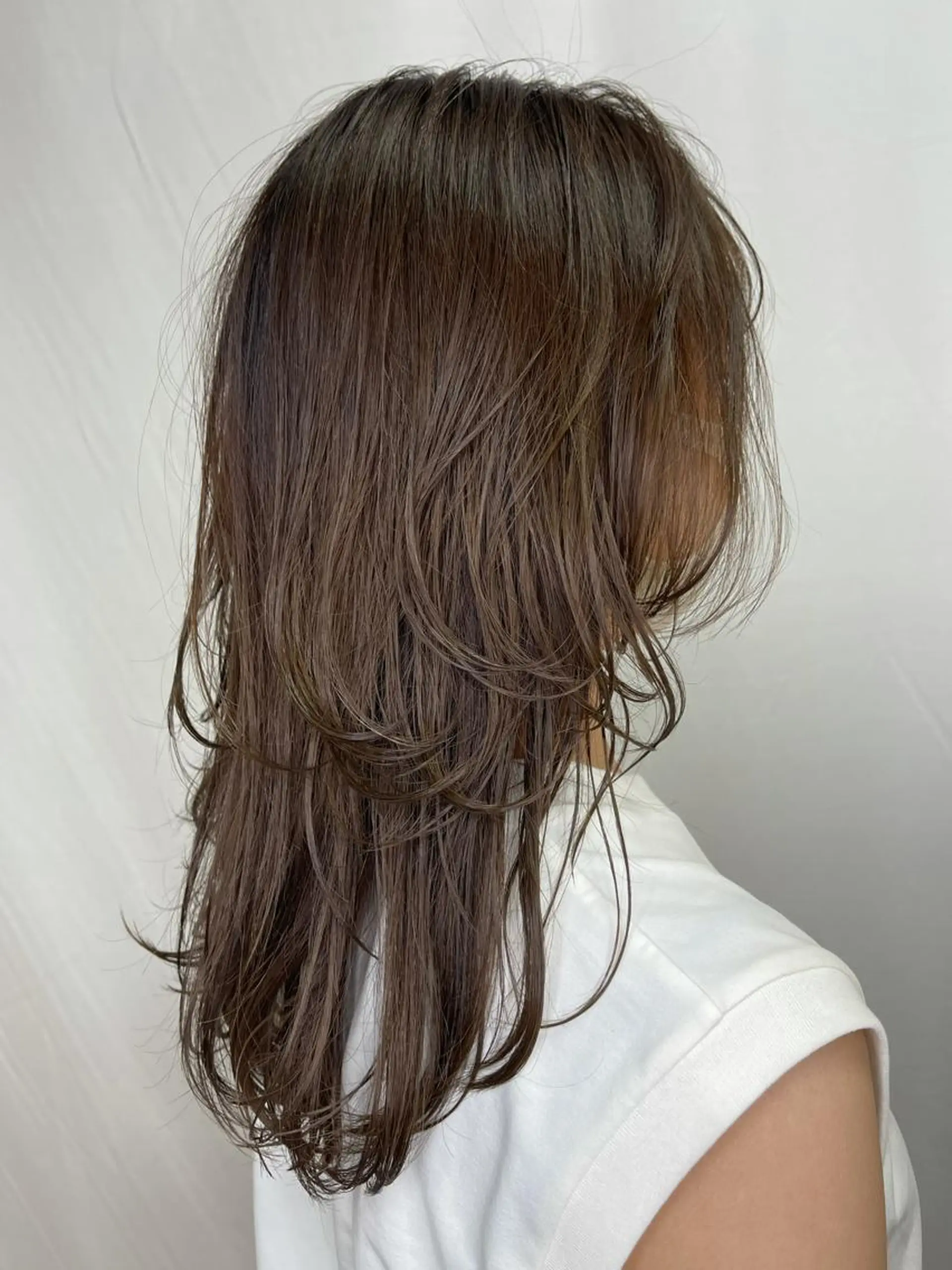 セミロング カラー カット ヘアカラー トリートメント 髪質改善/縮毛矯正 /ブリーチ矯正/岡部のヘアスタイル