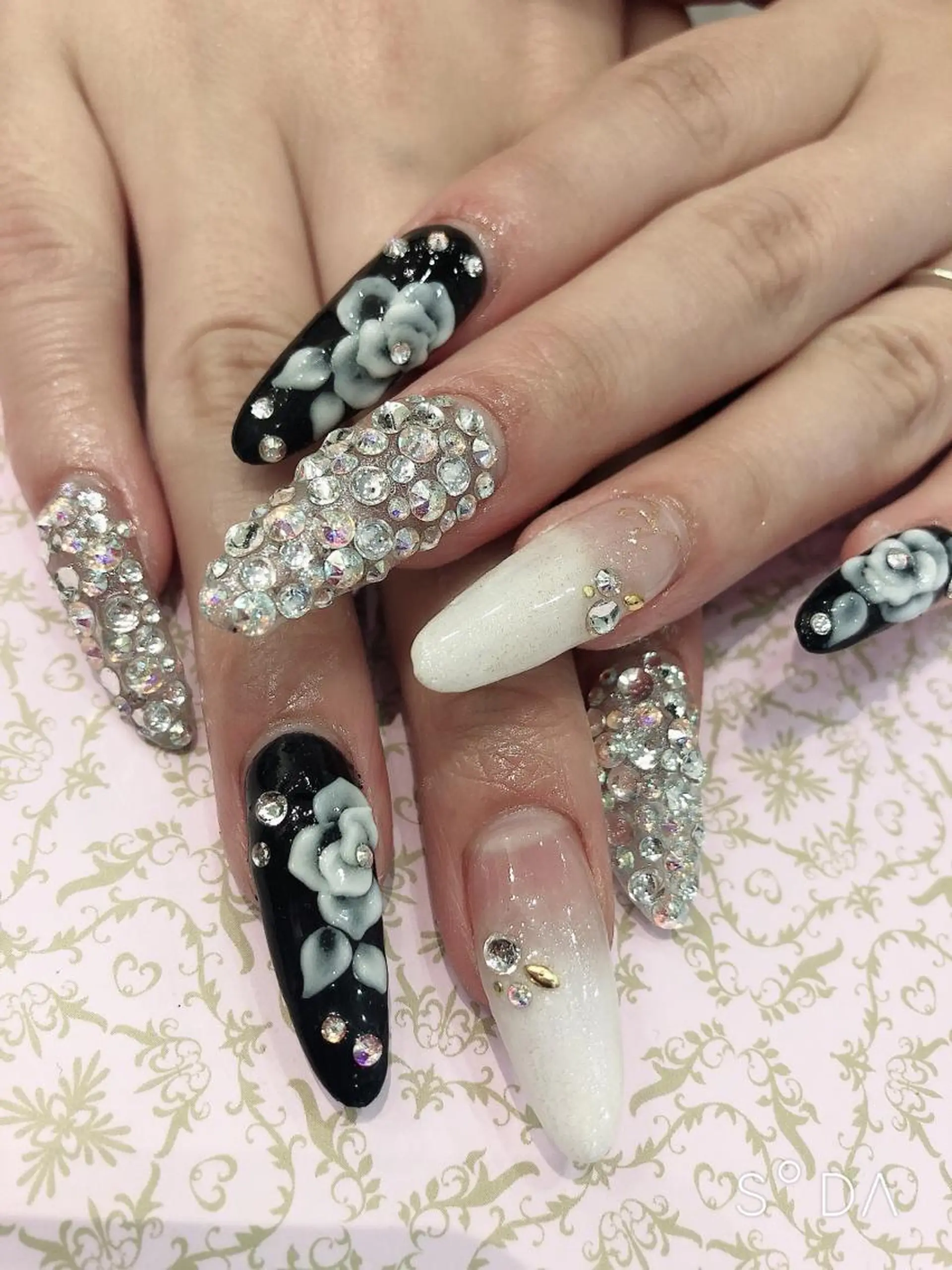 ネイル アートネイル 成人式 長さ出し ジェルネイル スカルプネイル Piacere所属・Piacere 絵美のネイルデザイン