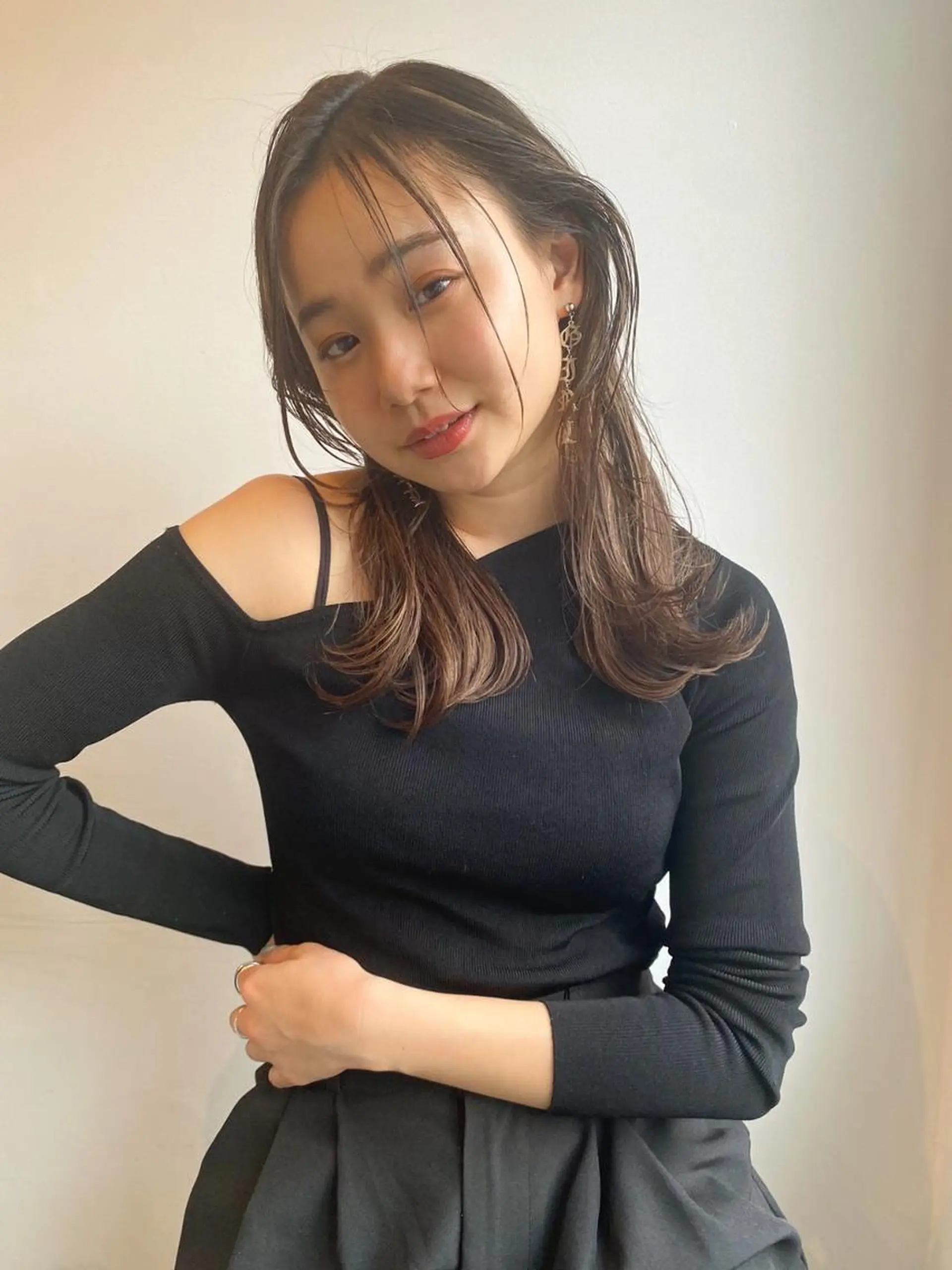 ミディアム カラー アディクシーカラー ブリーチ ブロンド ブルーカラー ハイライトカラー カット ヘアカラー トリートメント CEINE PATHのヘアスタイル