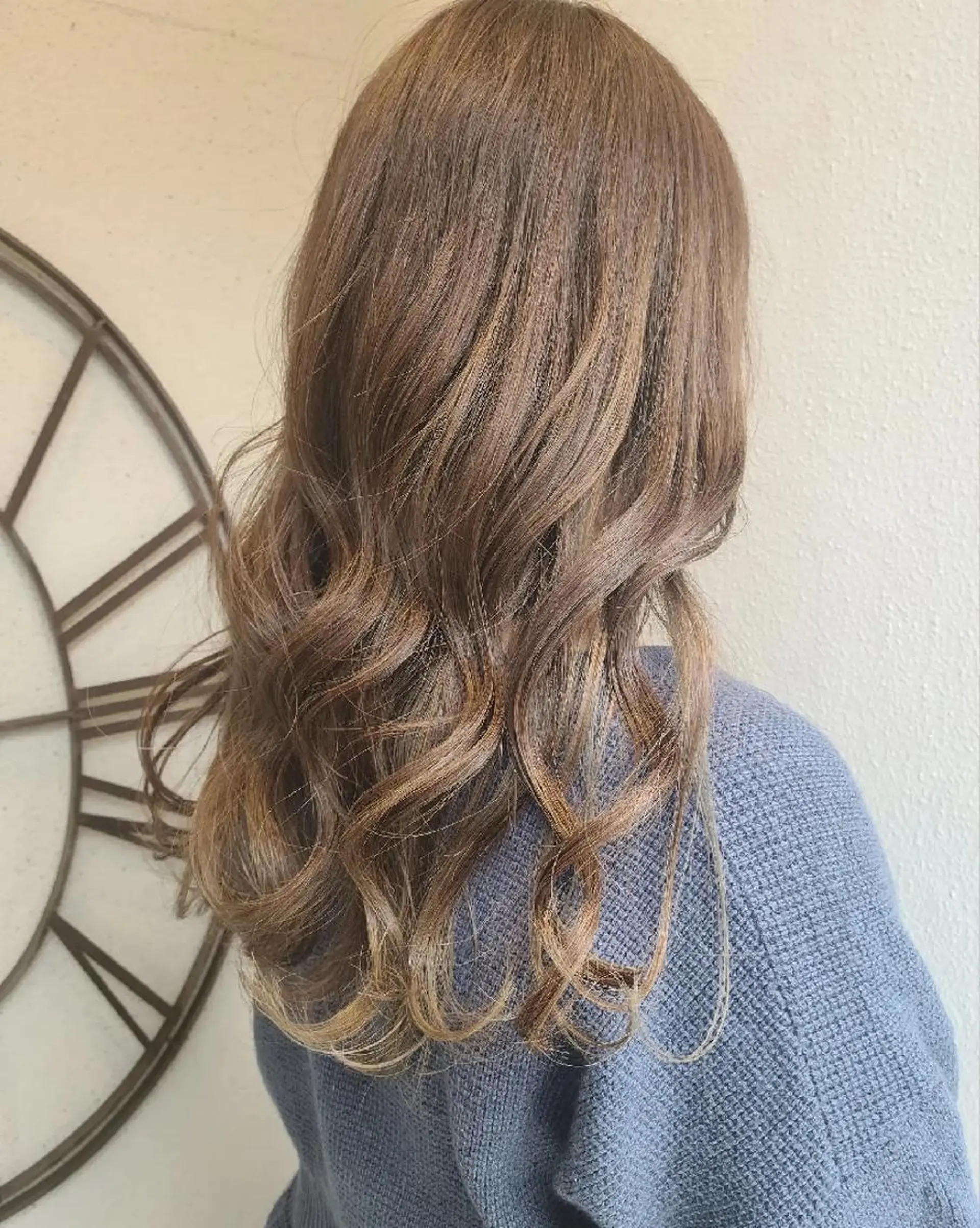 ロング カラー ベージュカラー ミルクティーベージュ 赤松 摩美のヘアスタイル