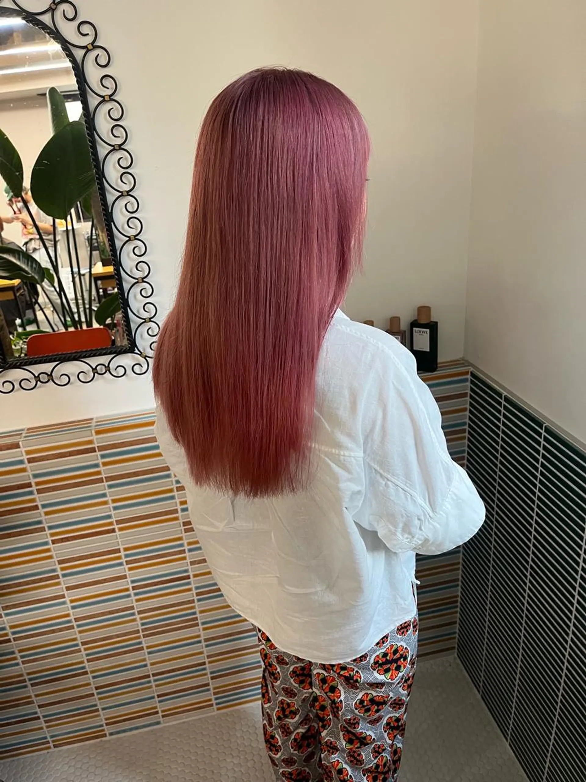 ロング カラー ブリーチ ピンクカラー ヘアカラー トリートメント 🩷ハイトーン透明感 レイヤー🩷ユリカのヘアスタイル