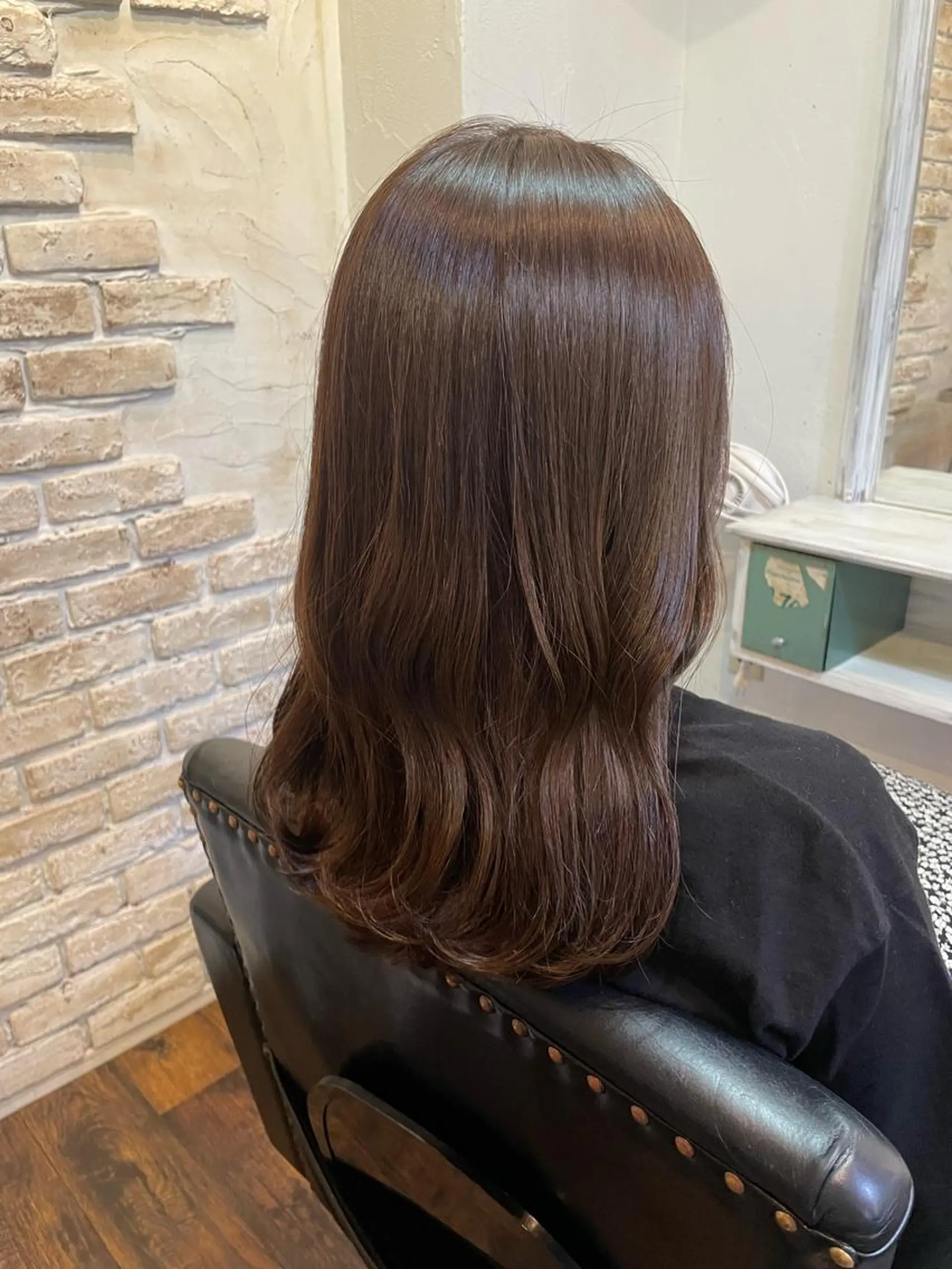 セミロング Babylone 飯尾 香音のヘアスタイル