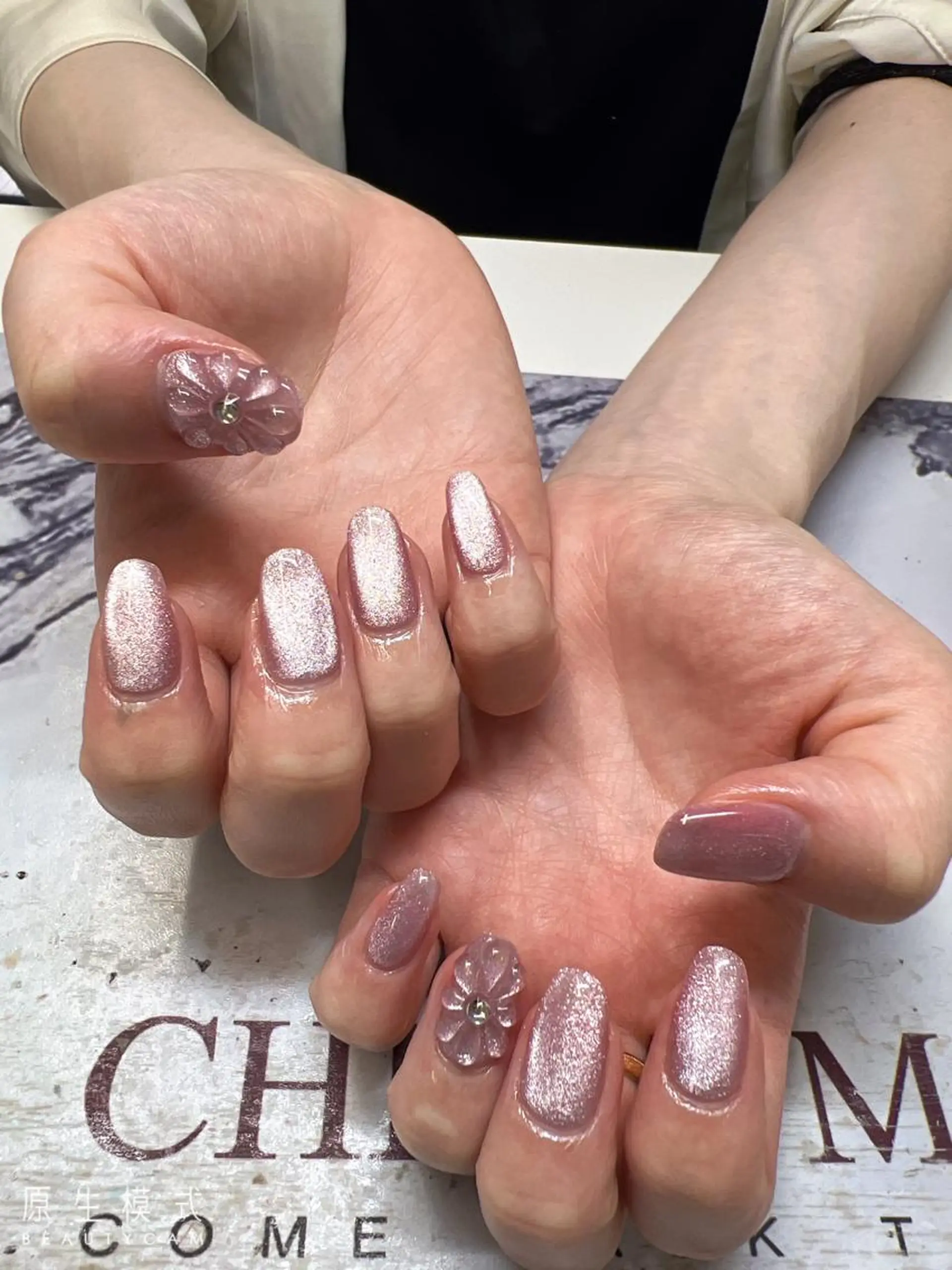 ネイル ガレンドウ 白澤 愛子のネイルデザイン