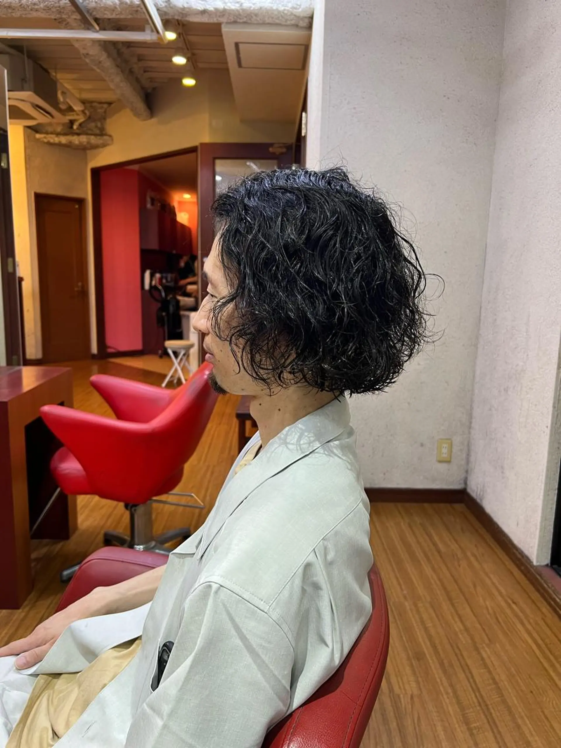 ミディアム パーマ ヘアアレンジ メンズ ミディアムパーマ メンズパーマ カット ハイトーン／パーマ 特化平田のヘアスタイル